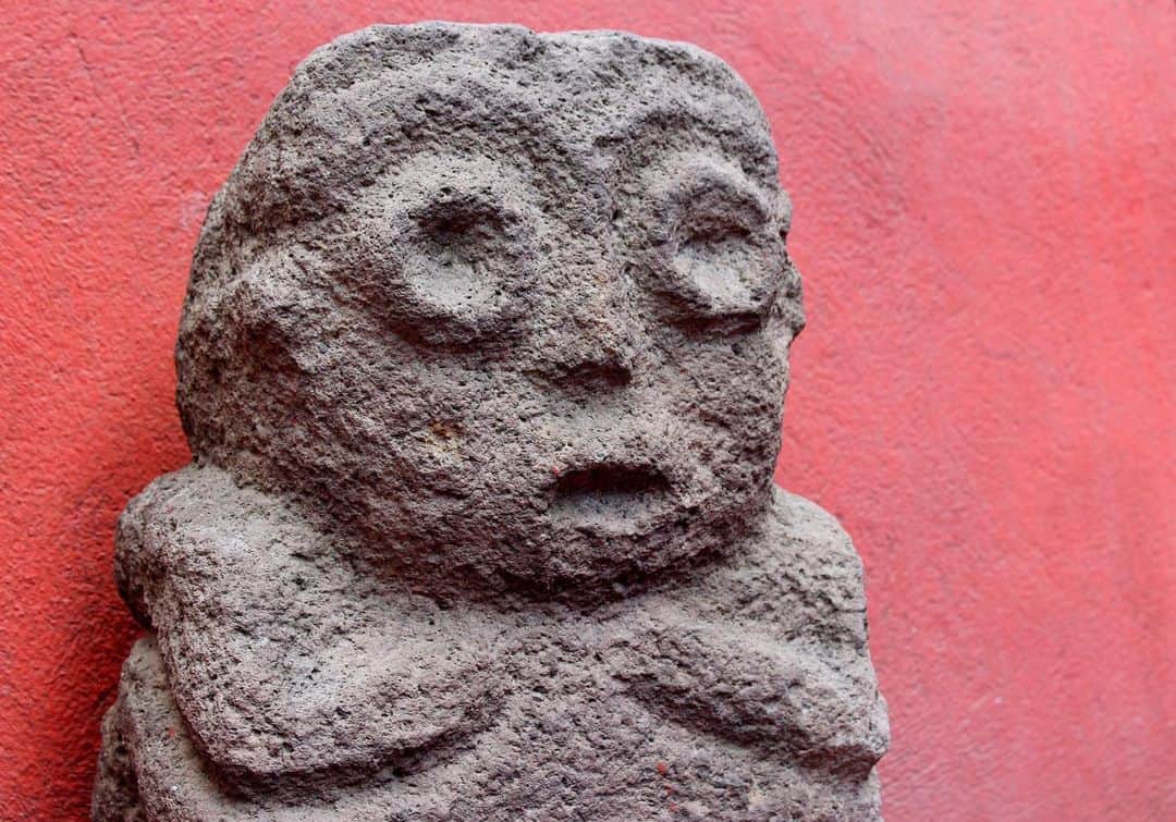 フリーダ・カーロ記念館さんのインスタグラム写真 - (フリーダ・カーロ記念館Instagram)「¿#SabíasQue  Con el apoyo de Frida Kahlo, #DiegoRivera a lo largo de su vida coleccionó más de 50 mil piezas prehispánicas? ¡Aprovecha la cortesía que viene en tu boleto para visitar el Museo @anahuacalli y conoce esta colección! . . . . . . . . . . . . . #museofridakahlo #museoanahuacalli #mexico #coyoacan」7月4日 10時15分 - museofridakahlo