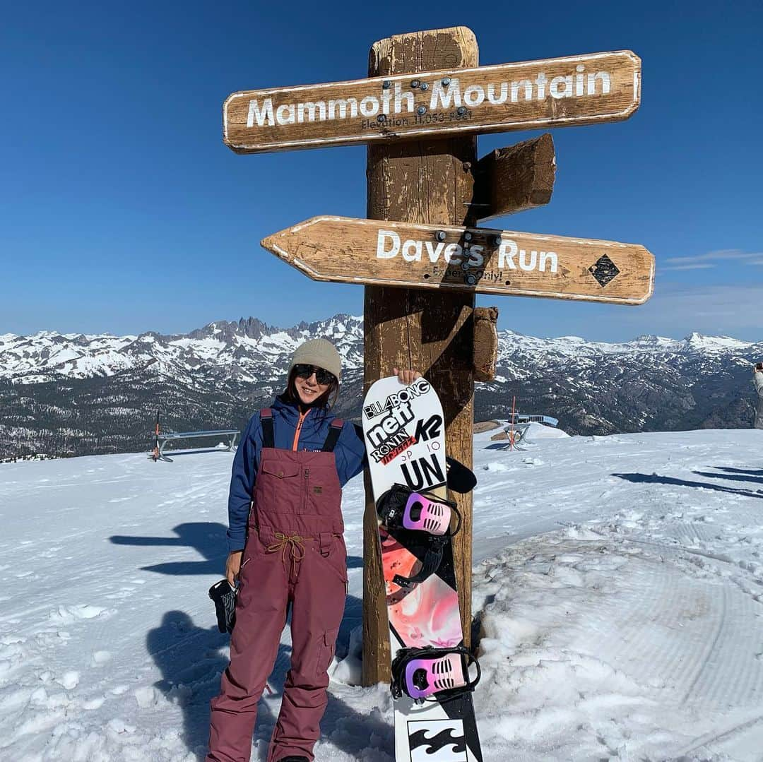 上田ユキエさんのインスタグラム写真 - (上田ユキエInstagram)「Nov to July. ５月イチバン‼️ Can you believe it snowed the most in May?! 😳@mammothmountain #mammothsummitselfie #mammothlife #snowboarding #family  #スノーボード #マンモスマウンテン」7月4日 10時26分 - yukie_ueda