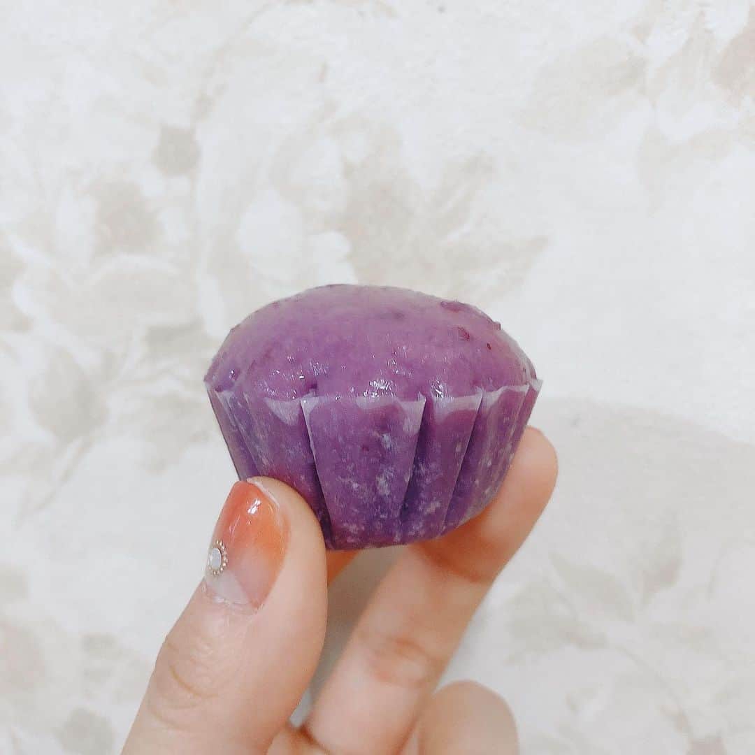 高橋花林のインスタグラム：「仁川空港で買った빚은の蒸しケーキ。 めちゃくちゃ美味しかったんだよなぁ…また食べたいなぁ…。」