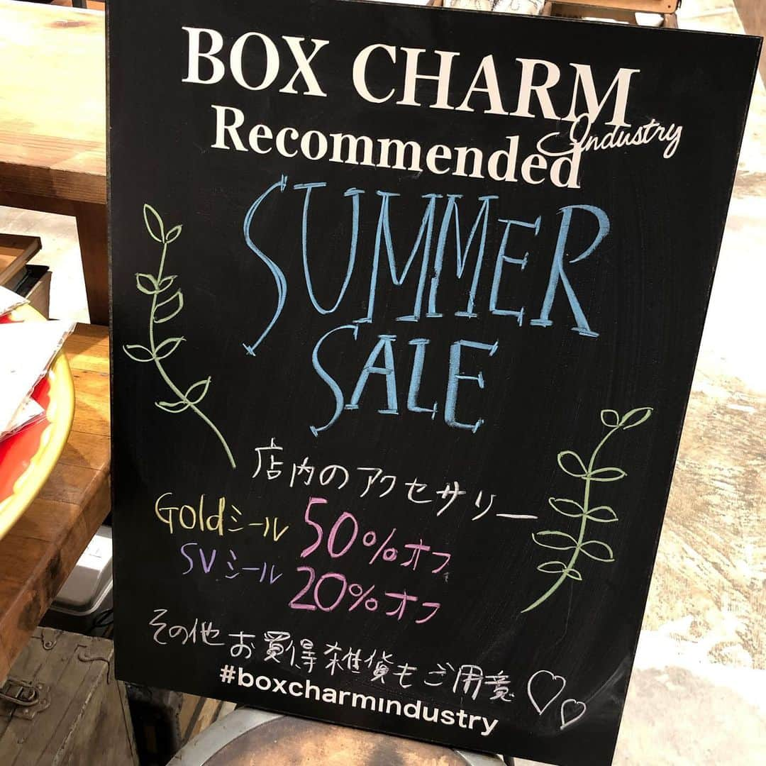 BOX CHARM Industryさんのインスタグラム写真 - (BOX CHARM IndustryInstagram)「・ こんにちは☺️ ルクアイーレ店でも昨日からSALEが始まっています🌷 ・ ・ 人気のピアスやリング達はもちろんその他アイテムもたいへんお買い求めやすくなっております🥰💗 ・ この機会に是非チェックしてみて下さい🌿 ・ ・ #boxcharm  #boxcharmindustry #osaka#LUCUA1100 #accessory #charm #jewelry #handmade #original#bracelet #earring#necklace#ring #大阪 #梅田 #ルクアイーレ #5階#ボックスチャームインダストリー #アクセサリー#チャーム #手づくり#オリジナル#ブレスレット #イヤリング#ネックレス#リング」7月4日 10時34分 - bcindustry_