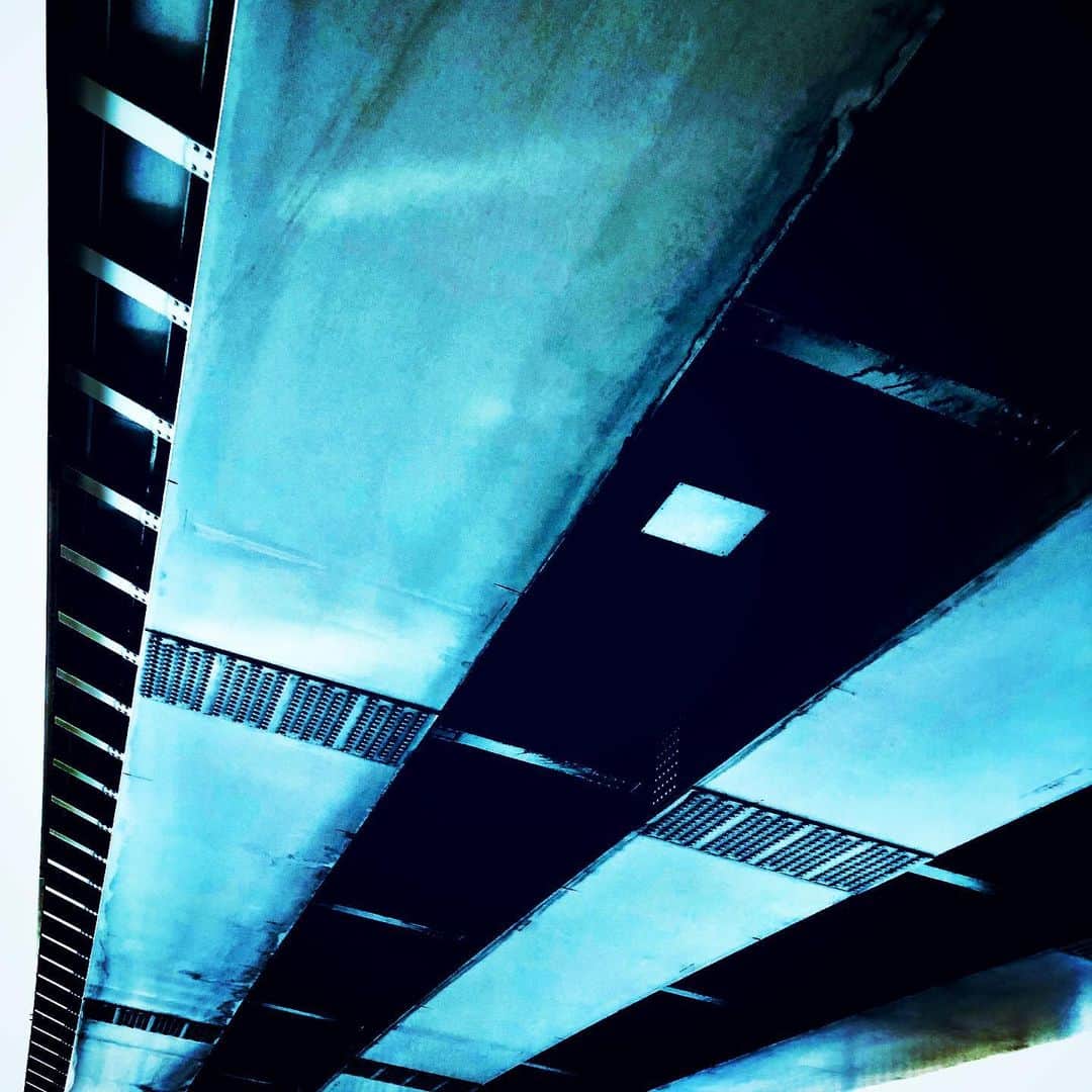 江田由紀浩さんのインスタグラム写真 - (江田由紀浩Instagram)「朝の散歩では高架下も歩きました。 #朝 #散歩 #高架下」7月4日 10時41分 - eda_yukihiro