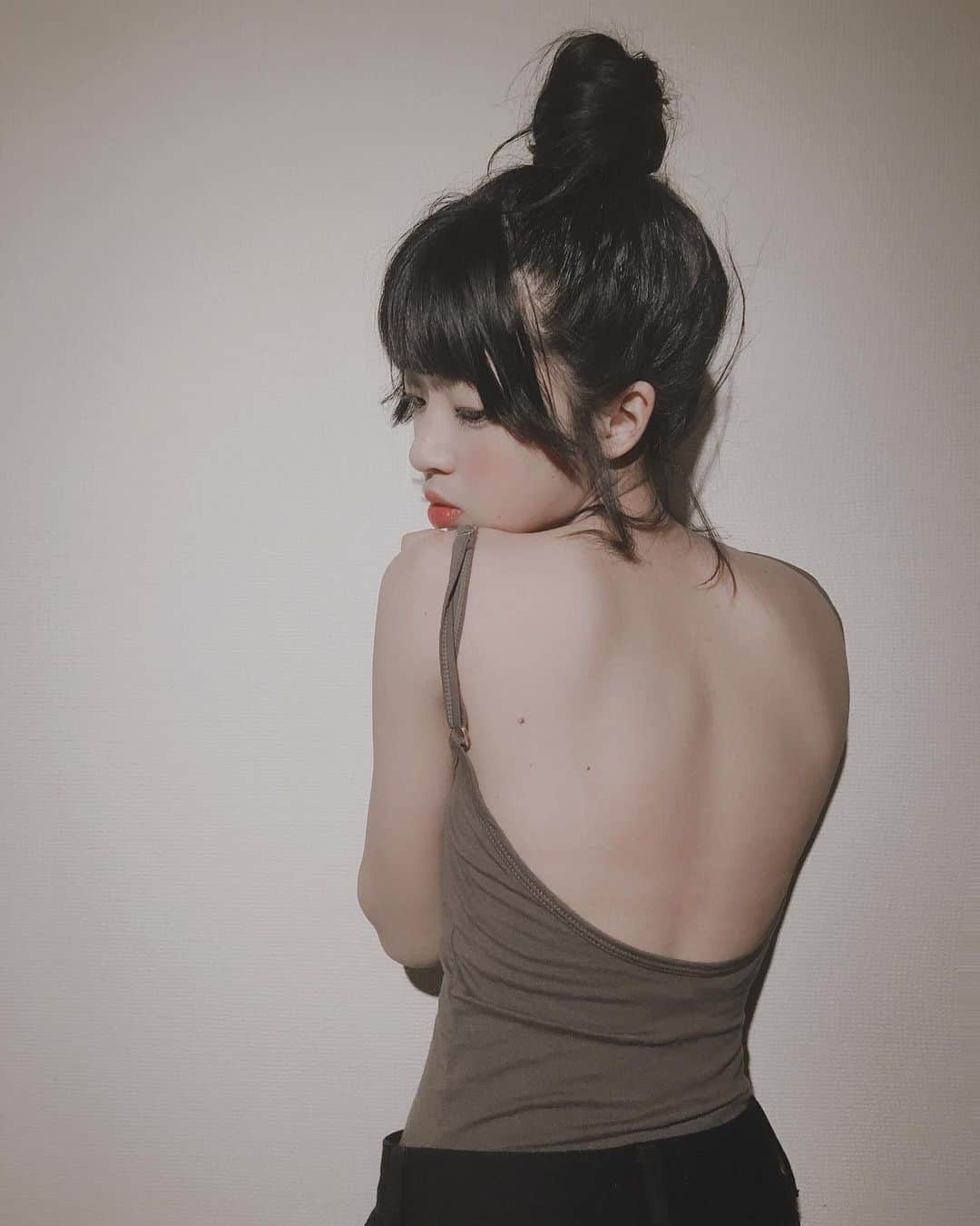 甘楽さんのインスタグラム写真 - (甘楽Instagram)「背中あいたワンピ着たいからこれにした(*ö*) #bratop #lingerie #tu_hacci  #バックオープンブラトップ #ミスiD2020」7月4日 11時00分 - n__feni