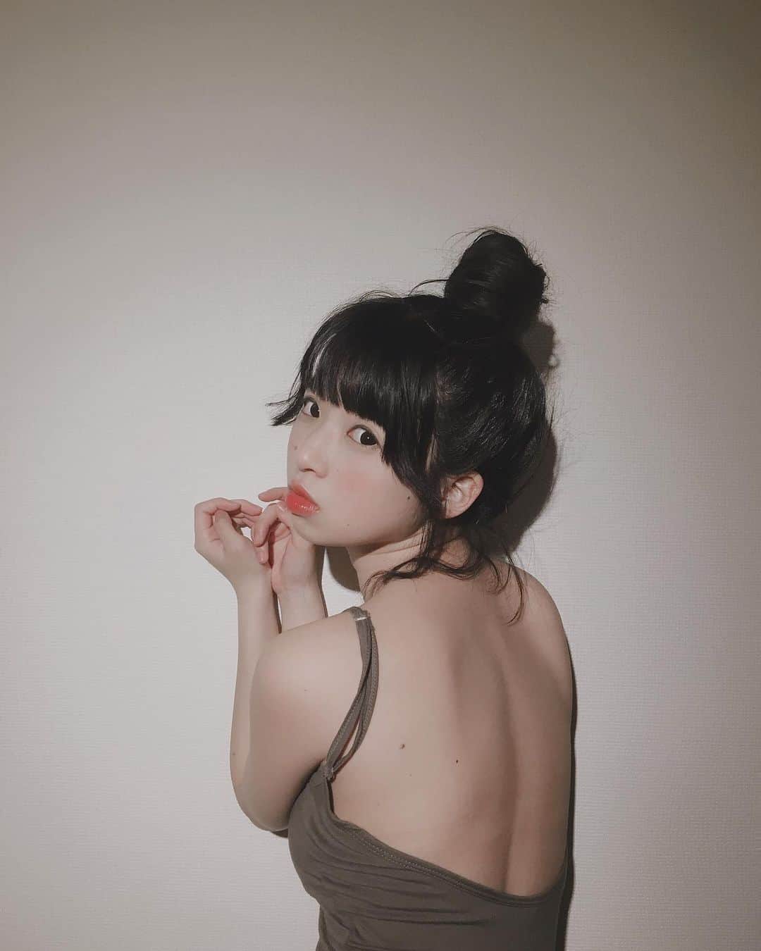 甘楽さんのインスタグラム写真 - (甘楽Instagram)「背中あいたワンピ着たいからこれにした(*ö*) #bratop #lingerie #tu_hacci  #バックオープンブラトップ #ミスiD2020」7月4日 11時00分 - n__feni