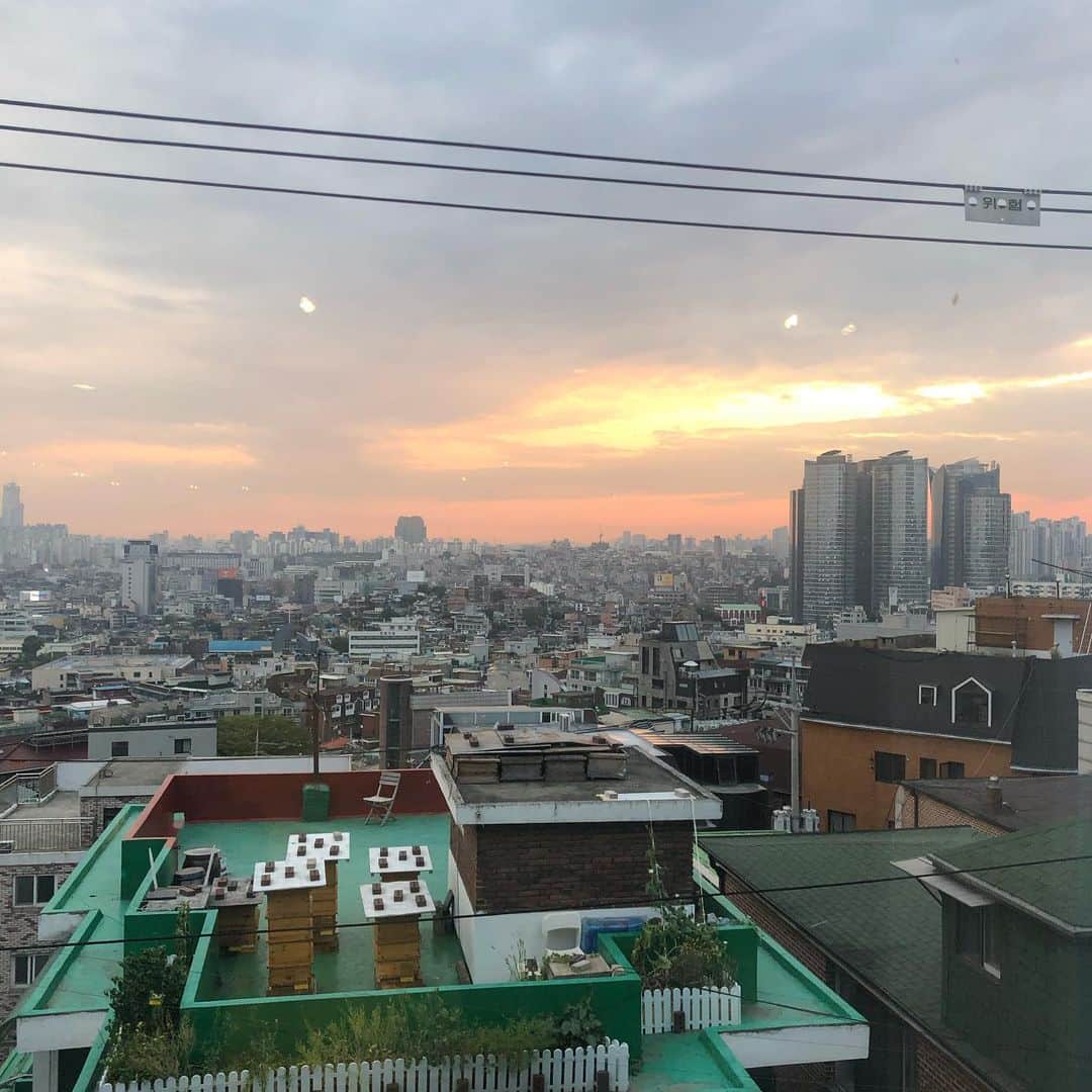 キム・ナヨンさんのインスタグラム写真 - (キム・ナヨンInstagram)「서울의 밤이 이렇게 예뻤는데 요즘 통 못봐서 잊고 있었네 💎」7月4日 11時05分 - nayoungkeem