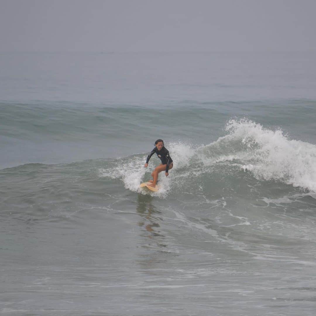 mitsuxmitsu24さんのインスタグラム写真 - (mitsuxmitsu24Instagram)「Hooked on surfing 😜 * * 時間を気にせず一日中海にいたいなぁ * * #surfer  #surfergirl」7月4日 11時17分 - mitsuxmitsu24