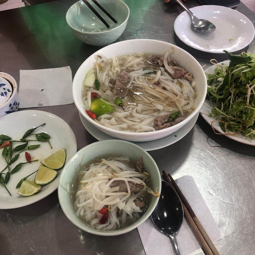 ユ・ボファさんのインスタグラム写真 - (ユ・ボファInstagram)「나트랑에서 인생쌀국수 찾아버렸다❣️👍🏻 꼭 고수를 빼달라고 해야되요! 양파+고추넣어서 호로록챱챱🍜 #보화맛집 #보화투어 #나트랑맛집 #나트랑홍장 #홍장 #honggiang」7月4日 11時15分 - yoobohwa