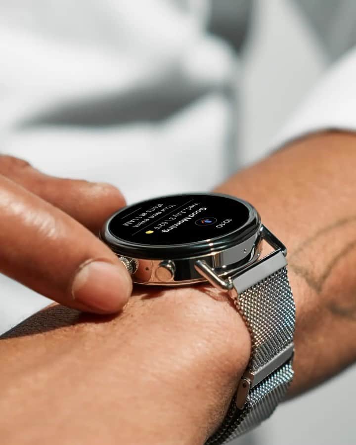 のインスタグラム：「Name your favorite Falster 2 functionality. #SKAGENsmartwatch #wearos . . . . . #smartwatches #instawatch #watchoftheday」