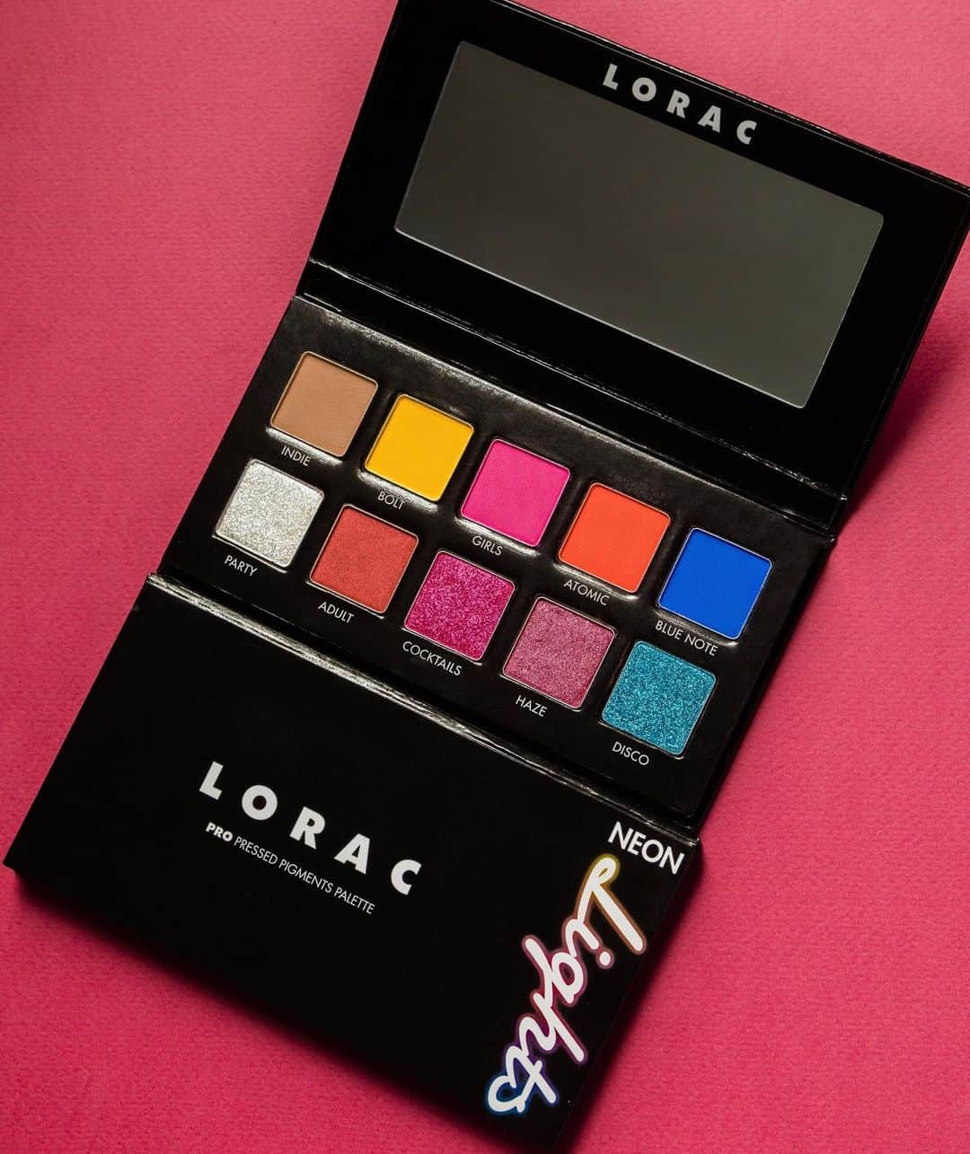LORACさんのインスタグラム写真 - (LORACInstagram)「Summer never felt so BRIGHT 😎 more pigment, more color, more saturation than any LORAC shadow EVER ✨💫🌈 we want to see YOUR creativity - use #LORACCosmetics#WorkYourArt on your posts of Neon Lights photos or vids between Friday 6/28-Friday 7/12 and YOU could win a chance to be featured on our page and receive a personally customized ✨LORAC GIFT ✨ from us! #LORAC #LORACNeonLights #LORACCosmetics」7月4日 11時26分 - loraccosmetics