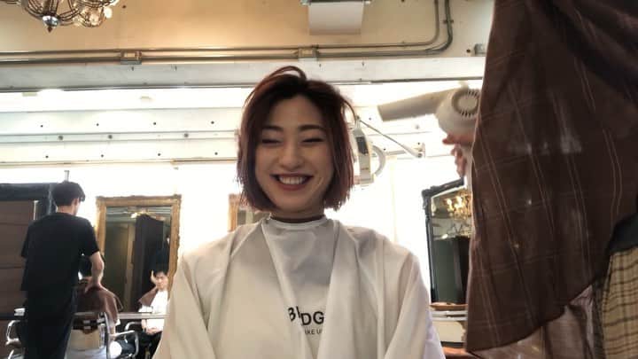 のインスタグラム：「並木さん cut history ✂︎✂︎✂︎ @bridge_jojonamikikaz  毎度断髪式の時は動画撮らせてもらってます🎥 いつも色んなお話したり 聞かせてもらえて楽しいひと時✨ #並木さんカット #bena_style  #bobhaircut  #前髪カット #今年の夏は長めにいこうかな #下からのアングル... #これが現実よね #受け入れよ」