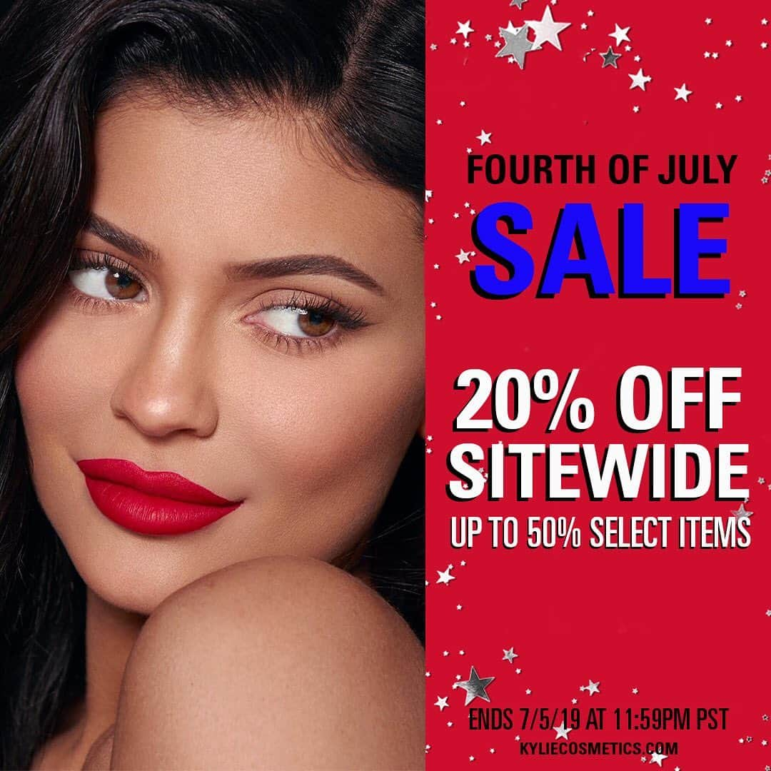 クリス・ジェンナーさんのインスタグラム写真 - (クリス・ジェンナーInstagram)「The @kyliecosmetics July 4 sale starts now!! KylieCosmetics.com 🇺🇸❤️❤️#IndependenceDay #July4」7月4日 11時48分 - krisjenner