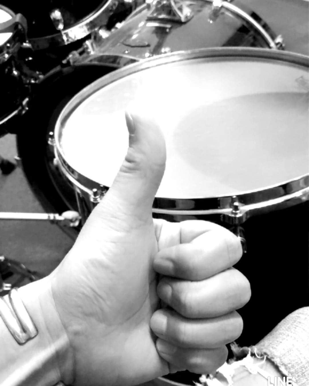 小柳“Cherry”昌法さんのインスタグラム写真 - (小柳“Cherry”昌法Instagram)「"ジブンらしく"行く！！ YEAH！！ 😀  #cherry  #小柳昌法  #LINDBERG  #roll_b_dinosaur  #TAMADRUMS  #ドラマー」7月4日 12時18分 - cherry_drummer