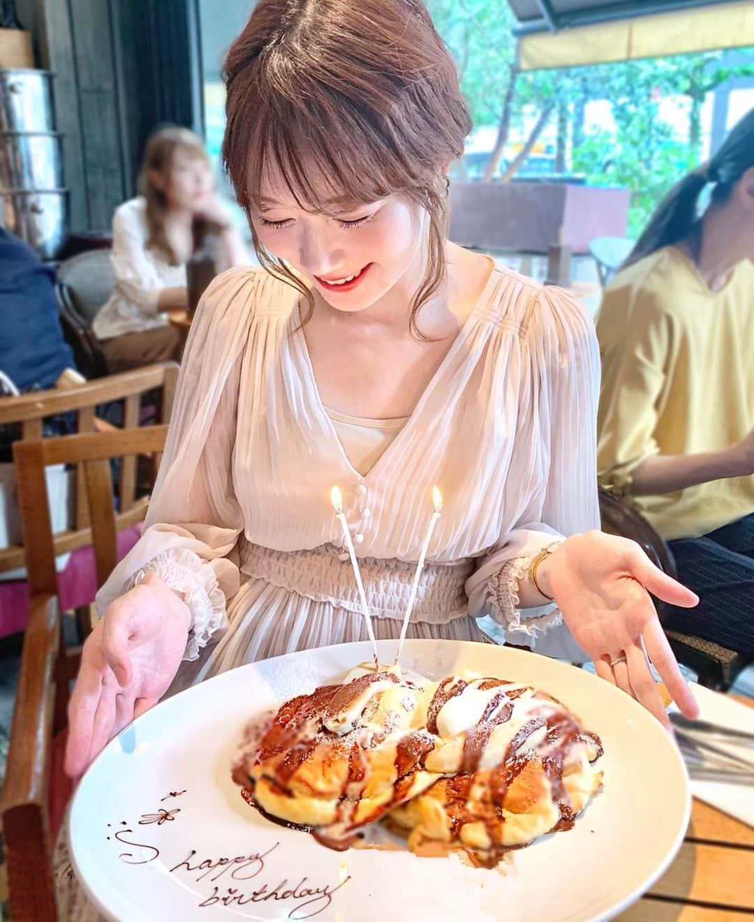 佐藤瀬奈さんのインスタグラム写真 - (佐藤瀬奈Instagram)「千春さんとさゆさんがお誕生日のお祝いをしてくれました🥺❤️⠀ ありがとうございます😭✨⠀ ⠀ パンケーキほわんほわんで美味しすぎたぁぁ🤤💕⠀ ⠀ 天使👶達にも癒され、とっても幸せなお昼のひと時でした🥰 ・ ・ ・ #6thbyorientalhotel  #シクスバイオリエンタルホテル #せぷグルメ」7月4日 12時12分 - senapuu