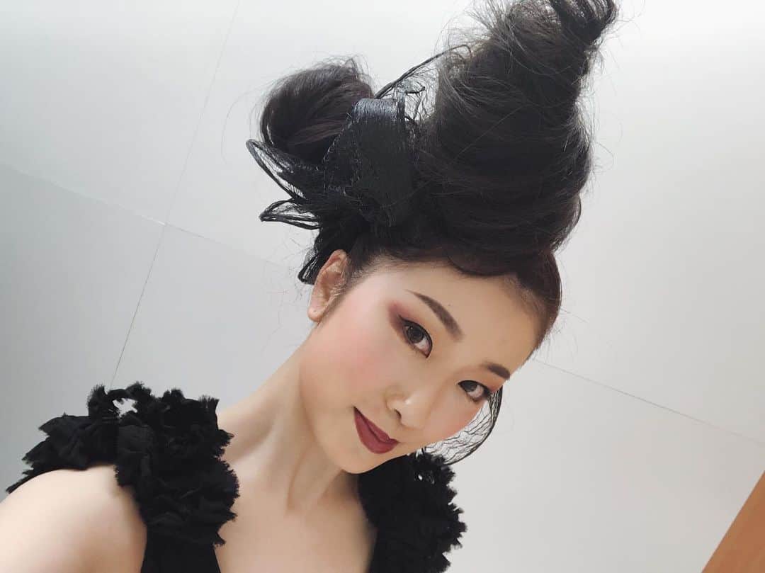 福井千佳さんのインスタグラム写真 - (福井千佳Instagram)「. . 始まりました、 @letoa_official さんの#オープンキャンパス show 💇‍♀️ . #ルトーア東亜美容専門学校#美容専門学校#ルトーア#ヘアショー#showmodel#ヘアスタイル#toa#hairmake . . 私の髪から、どうやったらこんな凄い作品が出来上がるの😳！？ 魔法みたいな施術に、感激です。 . 有難うございました☺️♡ . #model#モデル#和装モデル#webモデル#関西モデル#手タレ#パーツモデル#作品撮り#フリーランス#福井千佳#chika_fukui#インフルエンサー#美容#followme#style#おしゃれさんと繋がりたい#selfie#ヘアカラー#picoftheday#japan#サロモ」7月4日 12時26分 - chika291
