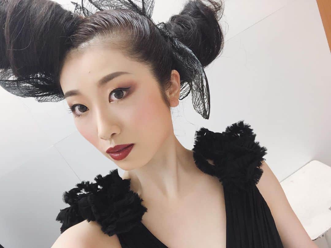 福井千佳さんのインスタグラム写真 - (福井千佳Instagram)「. . 始まりました、 @letoa_official さんの#オープンキャンパス show 💇‍♀️ . #ルトーア東亜美容専門学校#美容専門学校#ルトーア#ヘアショー#showmodel#ヘアスタイル#toa#hairmake . . 私の髪から、どうやったらこんな凄い作品が出来上がるの😳！？ 魔法みたいな施術に、感激です。 . 有難うございました☺️♡ . #model#モデル#和装モデル#webモデル#関西モデル#手タレ#パーツモデル#作品撮り#フリーランス#福井千佳#chika_fukui#インフルエンサー#美容#followme#style#おしゃれさんと繋がりたい#selfie#ヘアカラー#picoftheday#japan#サロモ」7月4日 12時26分 - chika291