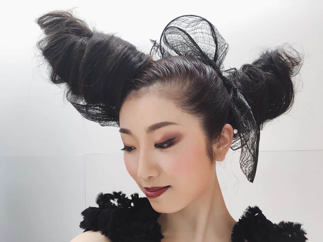 福井千佳さんのインスタグラム写真 - (福井千佳Instagram)「. . 始まりました、 @letoa_official さんの#オープンキャンパス show 💇‍♀️ . #ルトーア東亜美容専門学校#美容専門学校#ルトーア#ヘアショー#showmodel#ヘアスタイル#toa#hairmake . . 私の髪から、どうやったらこんな凄い作品が出来上がるの😳！？ 魔法みたいな施術に、感激です。 . 有難うございました☺️♡ . #model#モデル#和装モデル#webモデル#関西モデル#手タレ#パーツモデル#作品撮り#フリーランス#福井千佳#chika_fukui#インフルエンサー#美容#followme#style#おしゃれさんと繋がりたい#selfie#ヘアカラー#picoftheday#japan#サロモ」7月4日 12時26分 - chika291