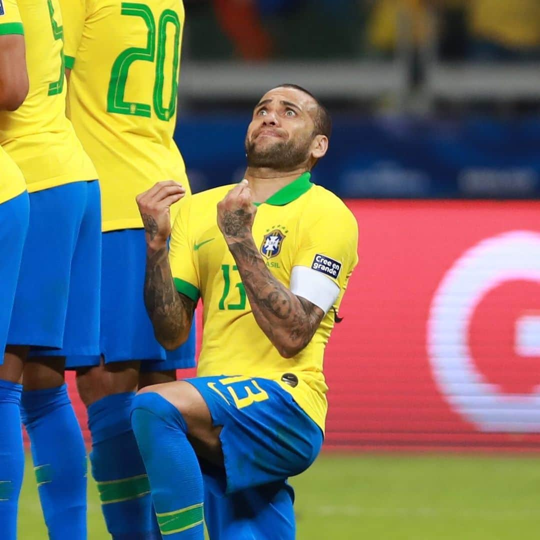 サッカーキングさんのインスタグラム写真 - (サッカーキングInstagram)「. Caption this💭 （2019.07.02） . 📷Photo by Bruna Prado/Getty Images . #captionthis  #ダニエウアウベス #danialves #danielalves  #ブラジル #Brazil #🇧🇷 #コパアメリカ #CopaAmerica #CopaAmerica2019 #football #futbol #futebol #サッカー #⚽️ #サッカーキング」7月4日 12時29分 - soccerkingjp