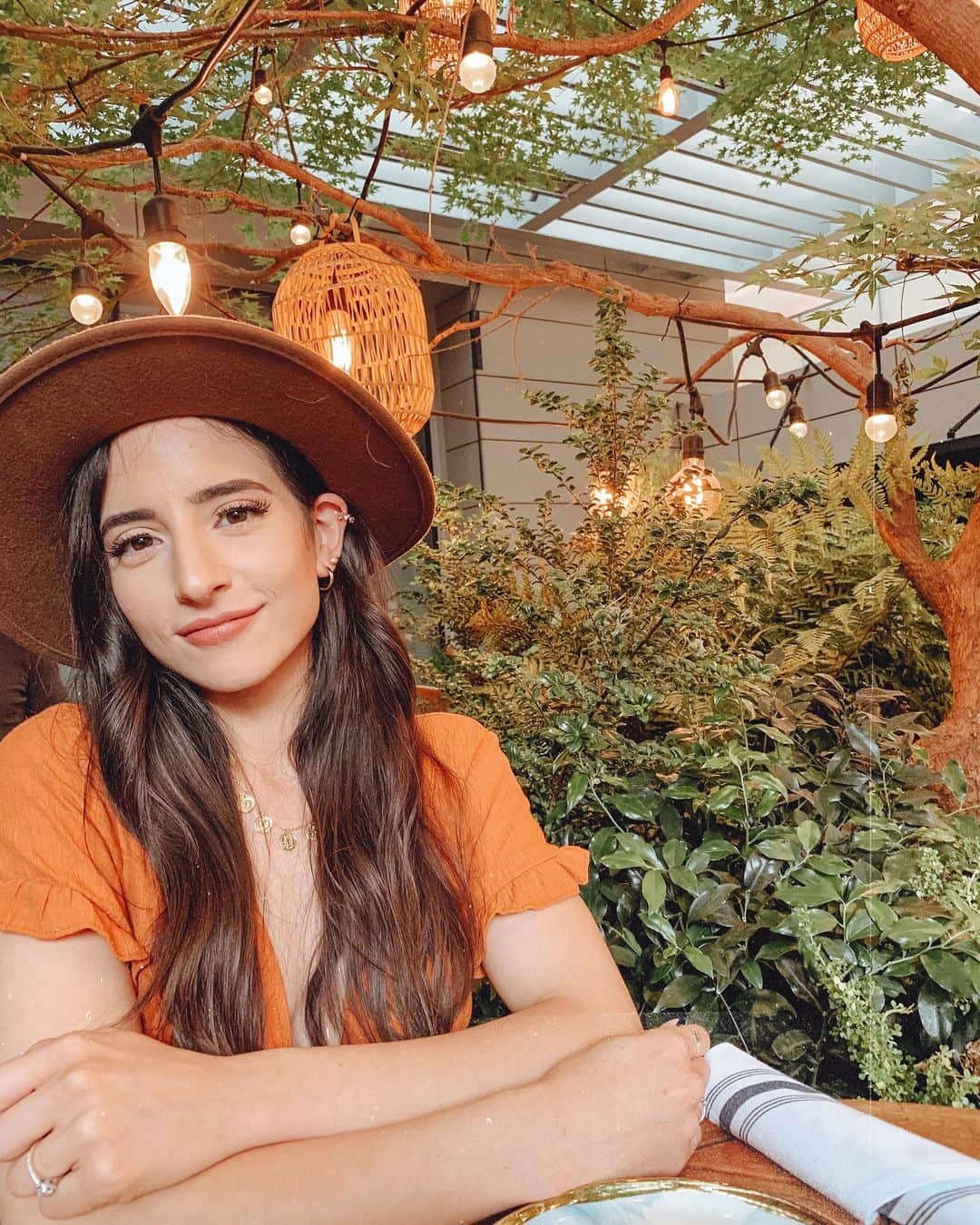 Sarah Ramadanのインスタグラム：「proud of who I am, proud of where I came from 💜🌻」