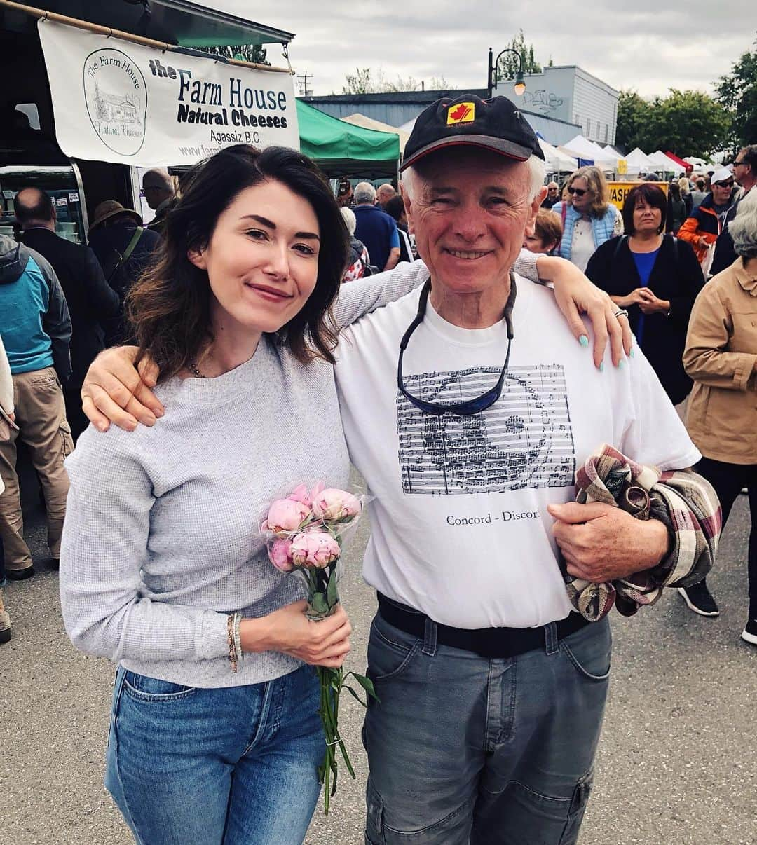 ジュエル・ステイトさんのインスタグラム写真 - (ジュエル・ステイトInstagram)「Pete Ritchie, flower giver and father-in-law extraordinaire」7月4日 12時59分 - jewelstaite