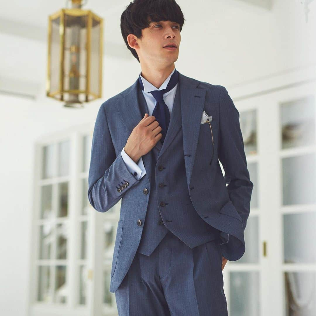 SUIT SELECT スーツセレクトさんのインスタグラム写真 - (SUIT SELECT スーツセレクトInstagram)「【Blue Coordinate】 リゾートらしさを感じる淡いブルーでコーディネート。 3ピース、ウィングカラーを使うことで、ドレスアップ感を出す。 ・ SUIT ¥28,000 / VEST ¥9,800 SHIRT ¥4,800 / TIE ¥5,800 / SHOES ¥15,000 ・ ・ ・ #suit #スーツ #suitselect #スーツセレクト #スーツのある日常 #kaio ・ #メンズ #メンズファッション #メンズコーデ #フォーマル #ウェディング #リゾート #3ピース #夏 #青 ・ #fashion #ootd #outfit #mens #mensfashion #menscode #formal #wedding #resort #threepiece #summer #summerfashion #july #blue」7月4日 13時27分 - suitselect_japan_official