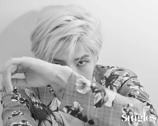 のインスタグラム：「LEO @leo_jungtw (VIXX) SINGLES MAGAZINE 💛 . . . . . . #레오 #レオ #Leo #정택운#koreanboy #JungTaekWoon #VIXX  #빅스 #맞팔 #셀스타그램 #셀카 #얼스타그램 #데일리 #선팔 #인스타그램  #l4l #f4f  #like4like  #おしゃれ #オシャレ #いいね返し #フォロー #韓国人 #韓国 #セルカ #自撮り #ファッ」