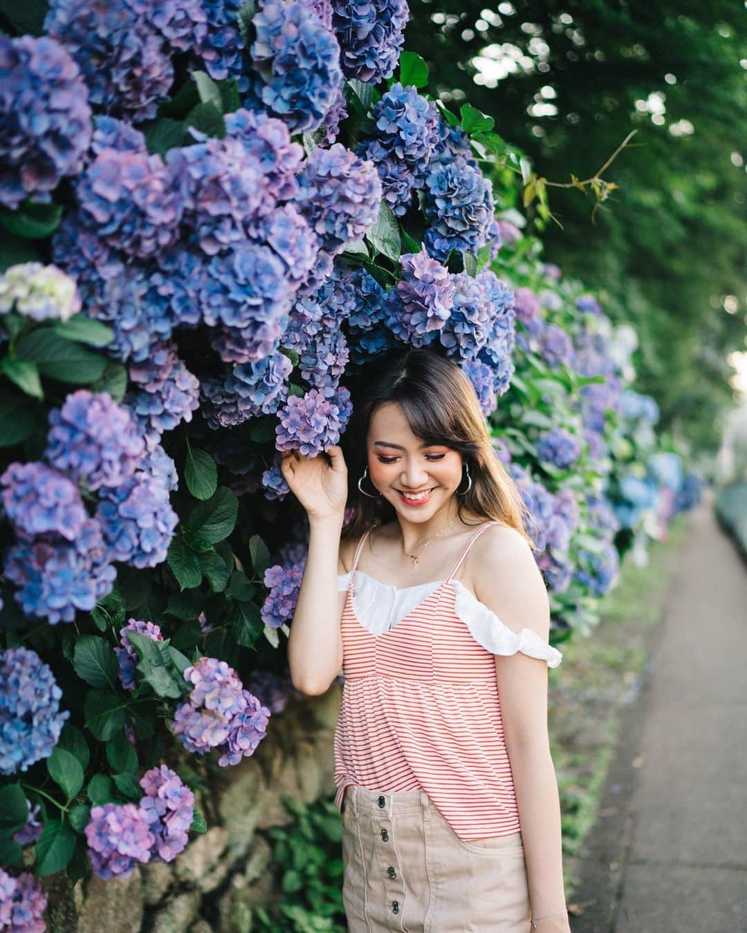 シャニア・ジュニアナタさんのインスタグラム写真 - (シャニア・ジュニアナタInstagram)「Slide for more! Hydrangea flowers photo session with @sweet.memories.co it was fun! Really love the concept. Thankyou @sweet.memories.jp #sweetmemoriestokyo #sweetmemoriesgenta」7月4日 22時49分 - shanju