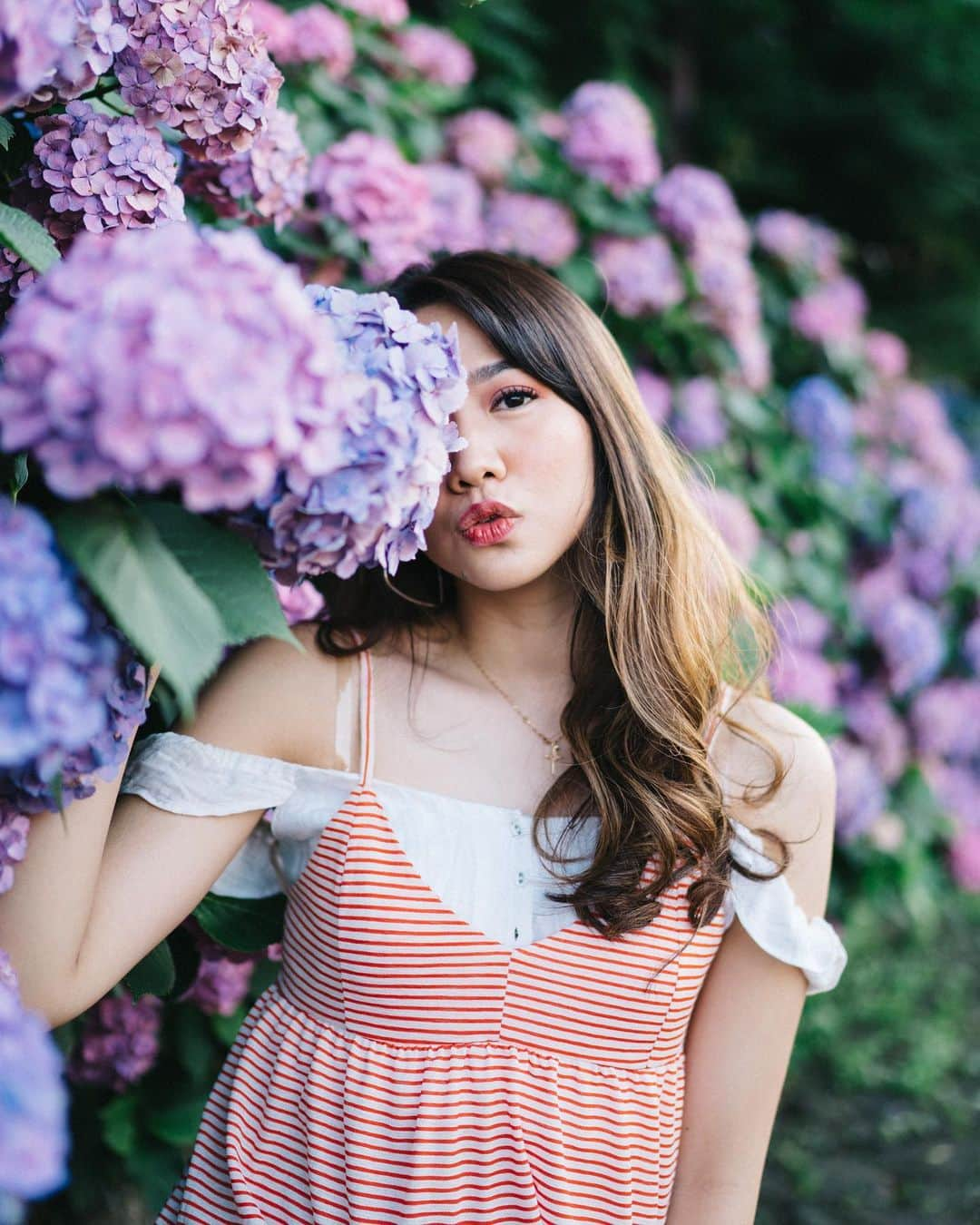 シャニア・ジュニアナタさんのインスタグラム写真 - (シャニア・ジュニアナタInstagram)「Slide for more! Hydrangea flowers photo session with @sweet.memories.co it was fun! Really love the concept. Thankyou @sweet.memories.jp #sweetmemoriestokyo #sweetmemoriesgenta」7月4日 22時49分 - shanju