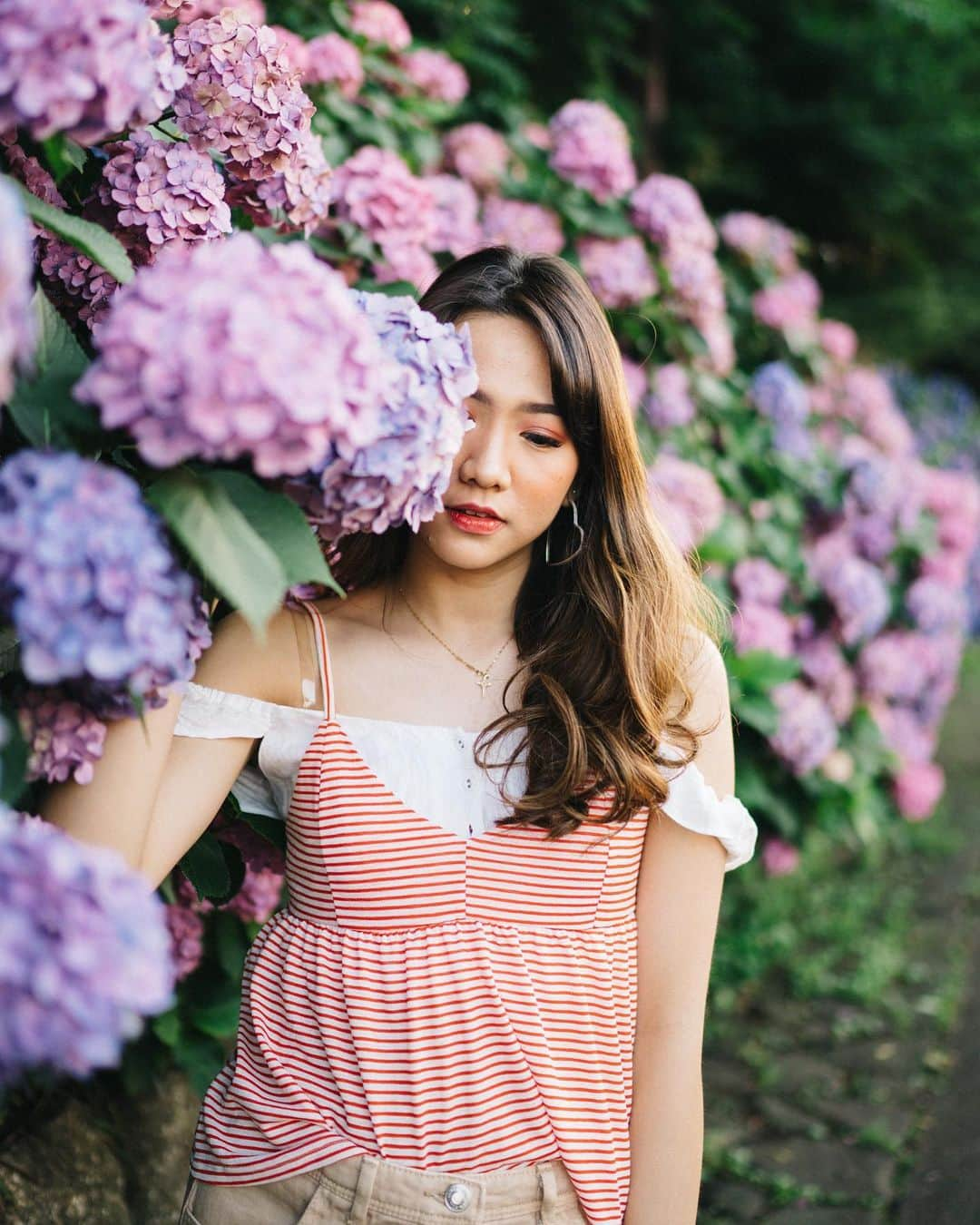 シャニア・ジュニアナタさんのインスタグラム写真 - (シャニア・ジュニアナタInstagram)「Slide for more! Hydrangea flowers photo session with @sweet.memories.co it was fun! Really love the concept. Thankyou @sweet.memories.jp #sweetmemoriestokyo #sweetmemoriesgenta」7月4日 22時49分 - shanju