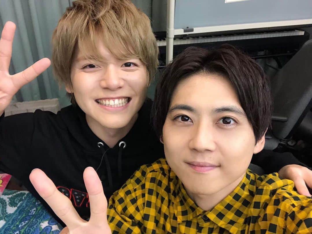 梶裕貴のインスタグラム：「take all my uwus 💞💗💖❣️🧡💝💛💗💚💘💜」