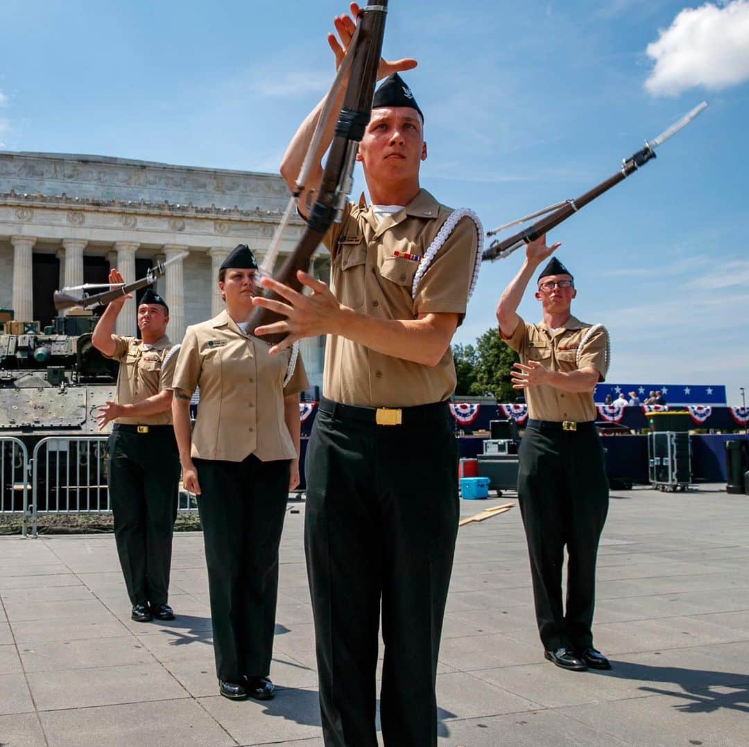 TIME Magazineさんのインスタグラム写真 - (TIME MagazineInstagram)「In 1777, the first Fourth of July commemoration was celebrated in Philadelphia with bonfires, bells, and fireworks. In 2019, it seems President Trump would like to celebrate with a grandiose military #parade. And a lot of people are upset about it, writes Elliot Ackerman. They are upset because of the cost. Because of the spectacle. Because these critics anticipate—as is likely—that #Trump will politicize the event in an inappropriate, even tawdry way. He’s already expressed his intention to stand on that hallowed ground in front of the Lincoln Memorial, where Martin Luther King Jr. gave his “I Have A Dream” speech, and deliver a speech of his own. Then flanked by all four of the service chiefs (who would surely rather be with their families at a backyard barbecue), he’s planned a massive military review, replete with supersonic fighter jets screeching past overhead and each service’s anthem blaring from the loudspeakers. Ackerman would bet about half the country loves the idea and about half the country hates it. Such a celebration is, like him, a polarizing prospect. And it is the perfect manifestation of our time. Read more at the link in bio. Photographs by @andyharnik and @jacquelynmartin—@apnews」7月4日 23時04分 - time