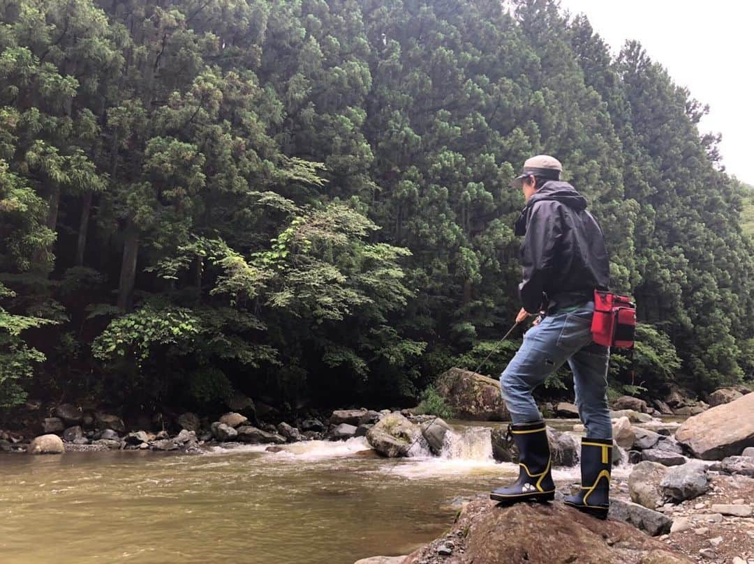 神宮司治さんのインスタグラム写真 - (神宮司治Instagram)「久し振りのメンバーが集合しての釣り🎣 天気は荒れ模様だったけど、みんなで楽しく過ごせたね！！ #神宮司治 #金子貴俊  #max田中  #ムカイフィッシング  #山賀竜馬  #ベリーパークinフィッシュオン鹿留  #パインレイク  #ロックトラウト」7月4日 23時02分 - ojro_men