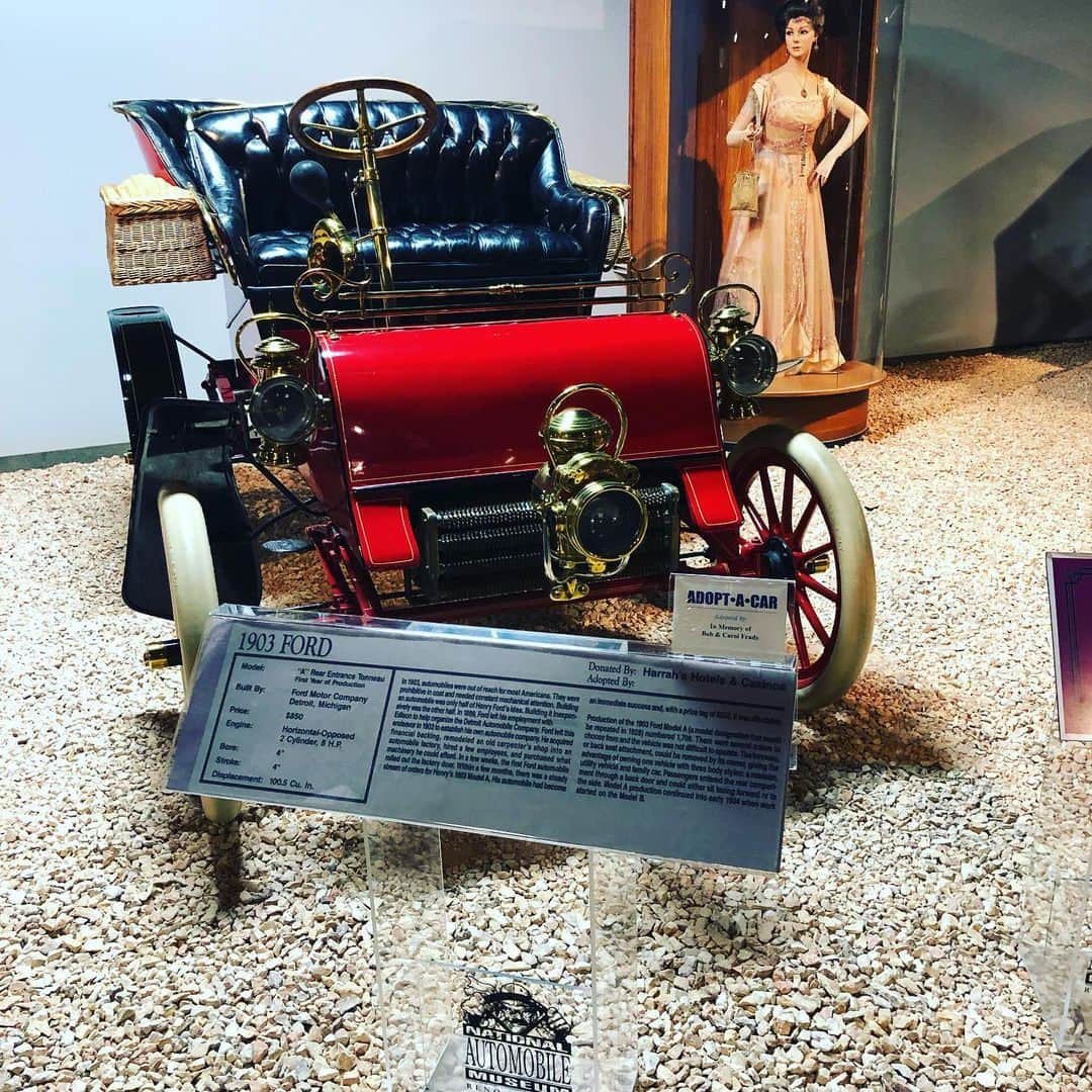 村主章枝さんのインスタグラム写真 - (村主章枝Instagram)「National Automobile Museum. It was fun to see the history of the automobile. The classic cars were very sexy #nationalautomobilemuseum  https://www.automuseum.org」7月4日 23時15分 - fumie.suguri