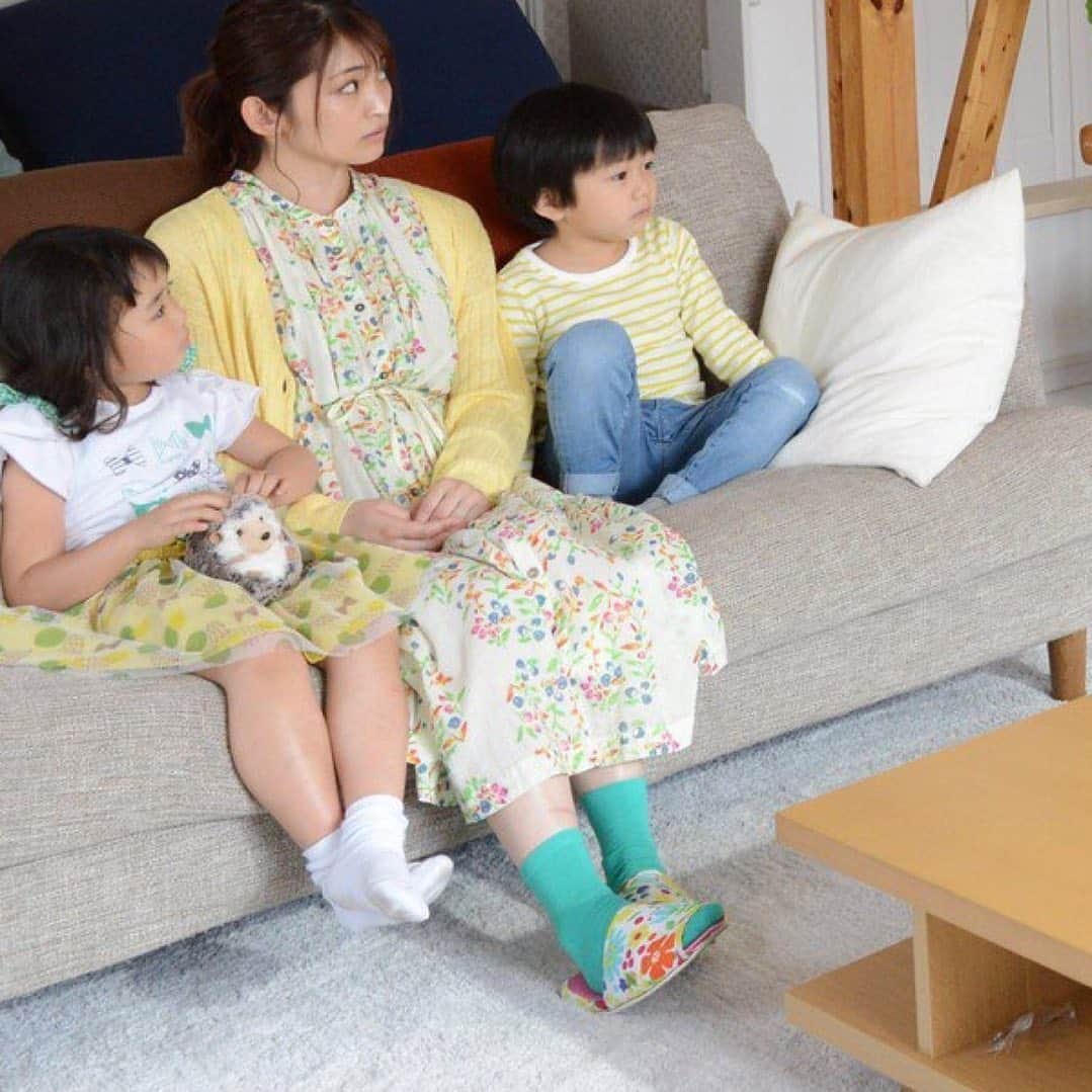 日本テレビ ドラマ「わたし旦那をシェアしてた」さんのインスタグラム写真 - (日本テレビ ドラマ「わたし旦那をシェアしてた」Instagram)「『#わたし旦那をシェアしてた』いよいよこのあと夜11時59分から放送スタート🤗✨ 事実婚の夫の突然の死… 夫の遺言でシェアハウスへと導かれる３人の妻たち。 待ち受けるのは謎の管理人と遺産３億円💴⁉️ #旦シェア #リアタイ待機 #木曜日も夜ふかし #６分割やってみた #小池栄子 #りょう #岡本玲 #赤楚衛二 #黒木啓司 #EXILE #exilethesecond #渡辺真起子 #平山浩行 #夏木マリ」7月4日 23時28分 - _danshare_