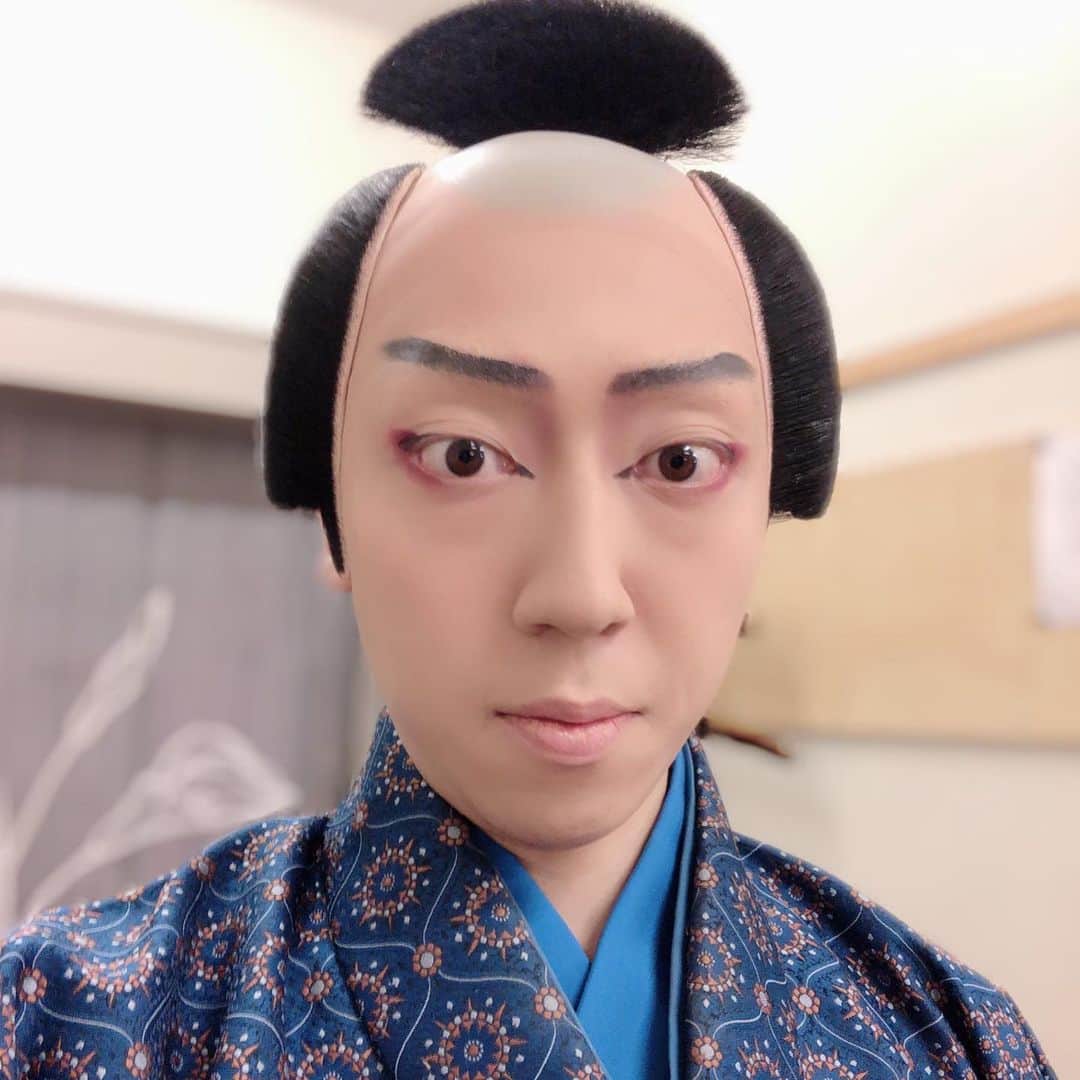 市川蔦之助さんのインスタグラム写真 - (市川蔦之助Instagram)「#歌舞伎座 #七月大歌舞伎 、、 本日 #初日 が無事に終わりました‼️ 今月は、、 夜の部 #星合世十三團 #成田千本桜 にて、 #知盛にかかる武者 #申し次の侍 に出演させて頂きます💪 そして‼️ 師 左團次が、無事に舞台復帰を致しました！ 以前と変わらぬ立派な御姿に心より安堵しております😌 #市川蔦之助」7月4日 23時33分 - tsutanosuke