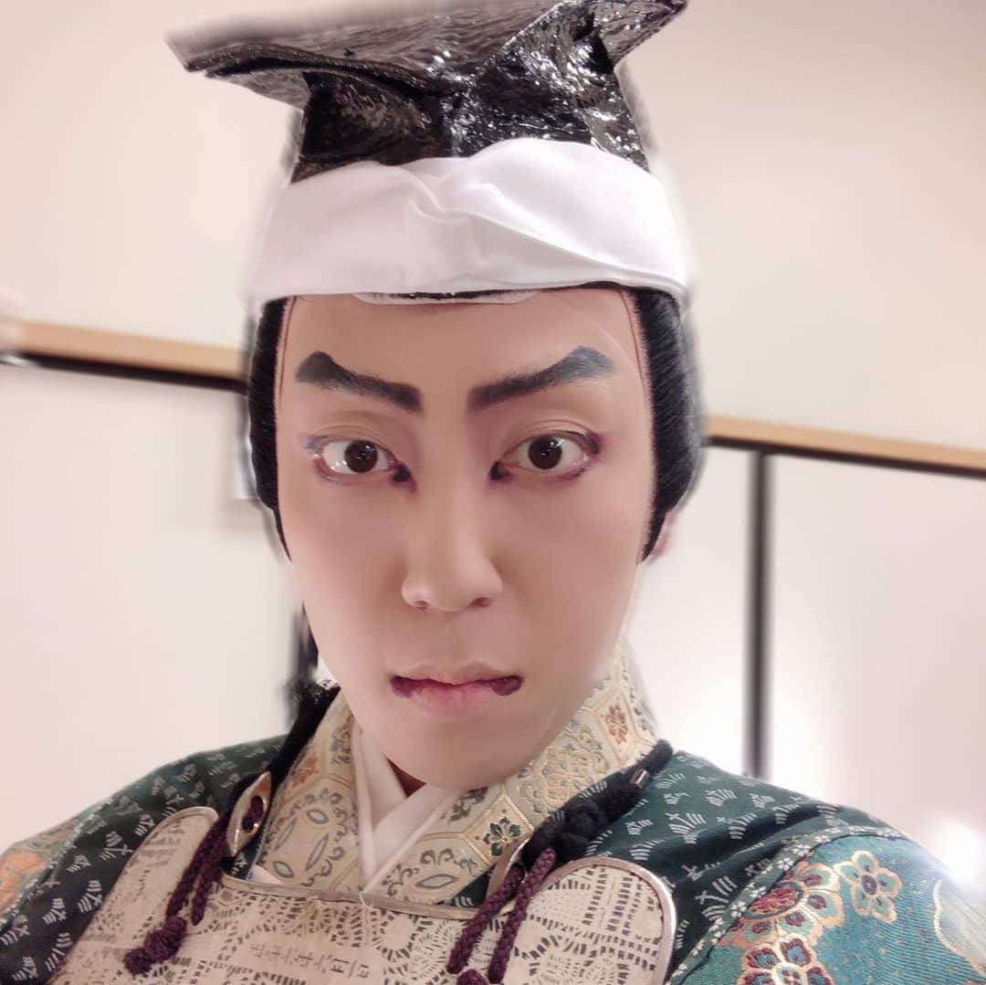市川蔦之助さんのインスタグラム写真 - (市川蔦之助Instagram)「#歌舞伎座 #七月大歌舞伎 、、 本日 #初日 が無事に終わりました‼️ 今月は、、 夜の部 #星合世十三團 #成田千本桜 にて、 #知盛にかかる武者 #申し次の侍 に出演させて頂きます💪 そして‼️ 師 左團次が、無事に舞台復帰を致しました！ 以前と変わらぬ立派な御姿に心より安堵しております😌 #市川蔦之助」7月4日 23時33分 - tsutanosuke
