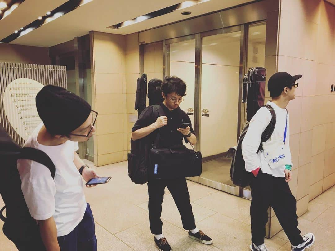 石川龍のインスタグラム：「今週末は、久しぶりに大阪でライブです！しかも2days！嬉しいなぁ。 そういうことで今日はガッツリ練習でした。それはそれはストイックに同じ曲を5回演りました。久しぶりの曲ということですね。 二日間ともとてもステキな組み合わせのイベントなのでぜひお越しくださいませ！ 【ザ・チャレンジ ライブ情報 今週末は大阪2DAYS！】・7月6日（土）「見放題2019」アメ村で開催のサーキットイベント　ザチャレはBRONZEで18:00〜 ・7月7日（日）「ATMC2019」梅田シャングリラ　出演：ザ・チャレンジ / SPARK!!SOUND!!SHOW!! / THIS IS JAPAN / オレンジスパイニクラブ / 東京初期衝動  #ザチャレ #ザチャレンジ」