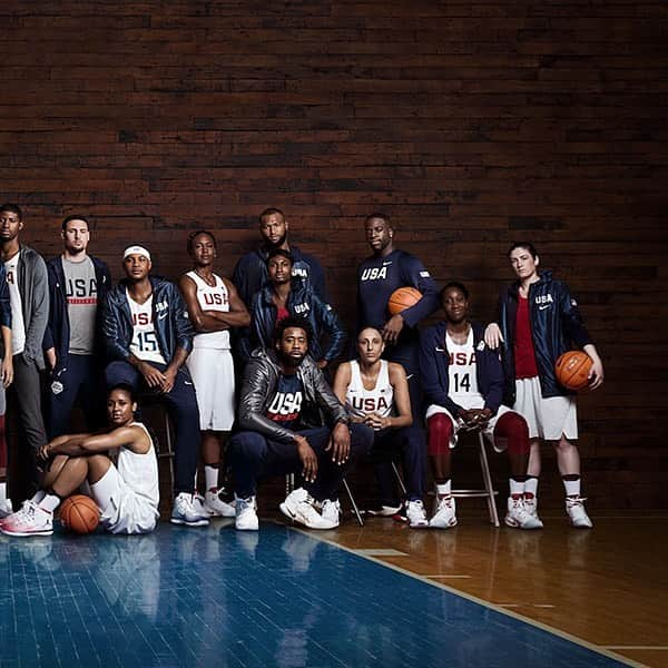 Sneaker Newsさんのインスタグラム写真 - (Sneaker NewsInstagram)「#TBT to this epic Team USA Basketball photo from the 2016 Olympics. #Happy4th」7月4日 23時44分 - sneakernews