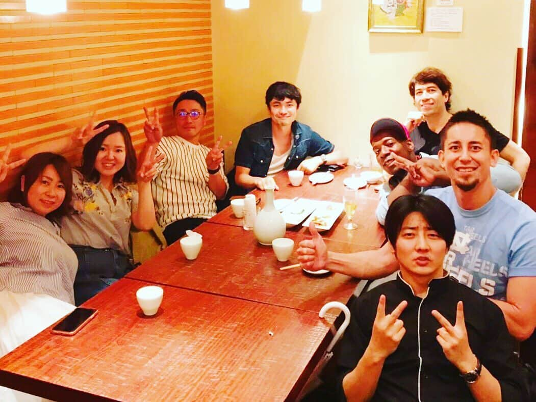 Saschaさんのインスタグラム写真 - (SaschaInstagram)「#世界番付 で一緒だった #テガン が赤坂にレストラン #おんがね をオープンさせたので御誘い頂きお邪魔しました！元世界番付のスタッフと出演者で美味しい料理を食べながらの楽しいトークで最高の時間でした！世界番付いい番組だったな〜！テガンおめでとう！！」7月4日 23時46分 - sascha348