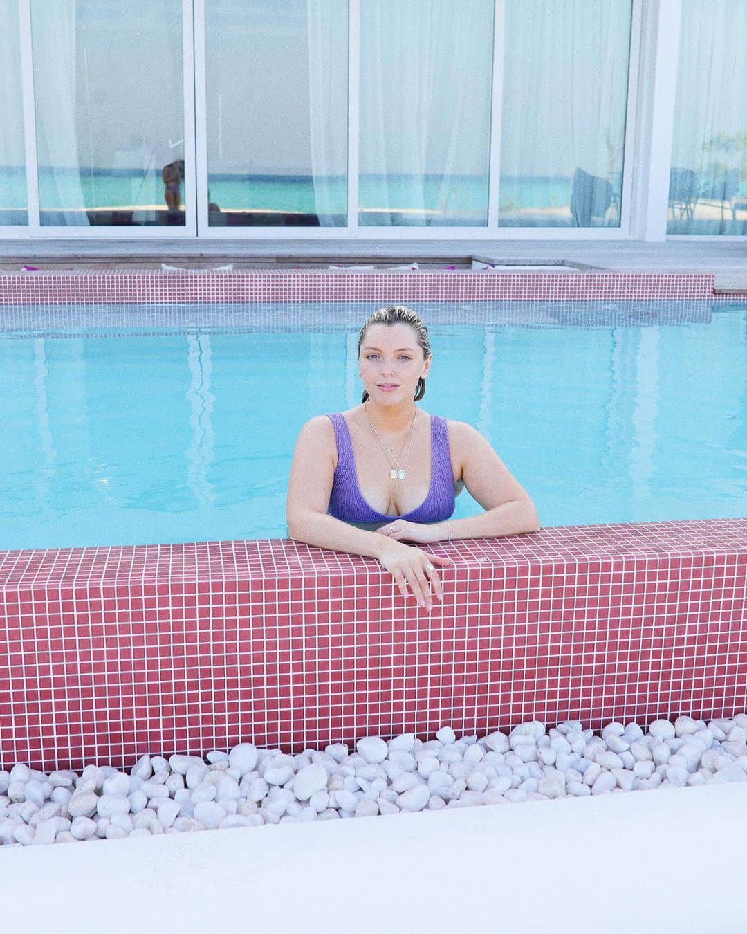 Estée Lalondeのインスタグラム：「Throwback 👙🌞💜 ————— Bikini @asos  Jewellery @daisy_jewellery (ad/brand collaboration) Wearing silver octagonal necklace and gold rising sun frame necklace ✨ Hotel @luxnorthmale (gifted stay)」