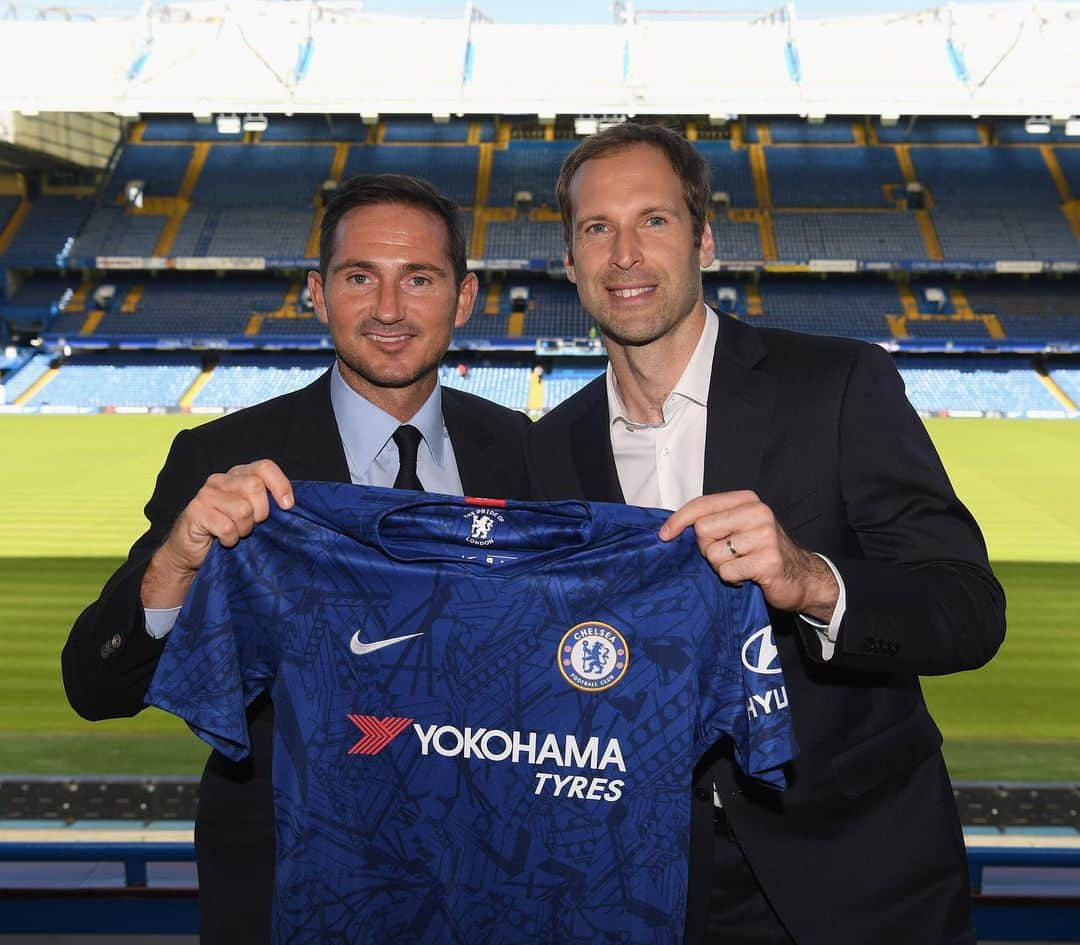 チェルシーFCさんのインスタグラム写真 - (チェルシーFCInstagram)「How much 💙 have you got for this photo! 😍 @franklampard @petrcech #WelcomeHomeFrank #CFC #Chelsea」7月4日 23時57分 - chelseafc