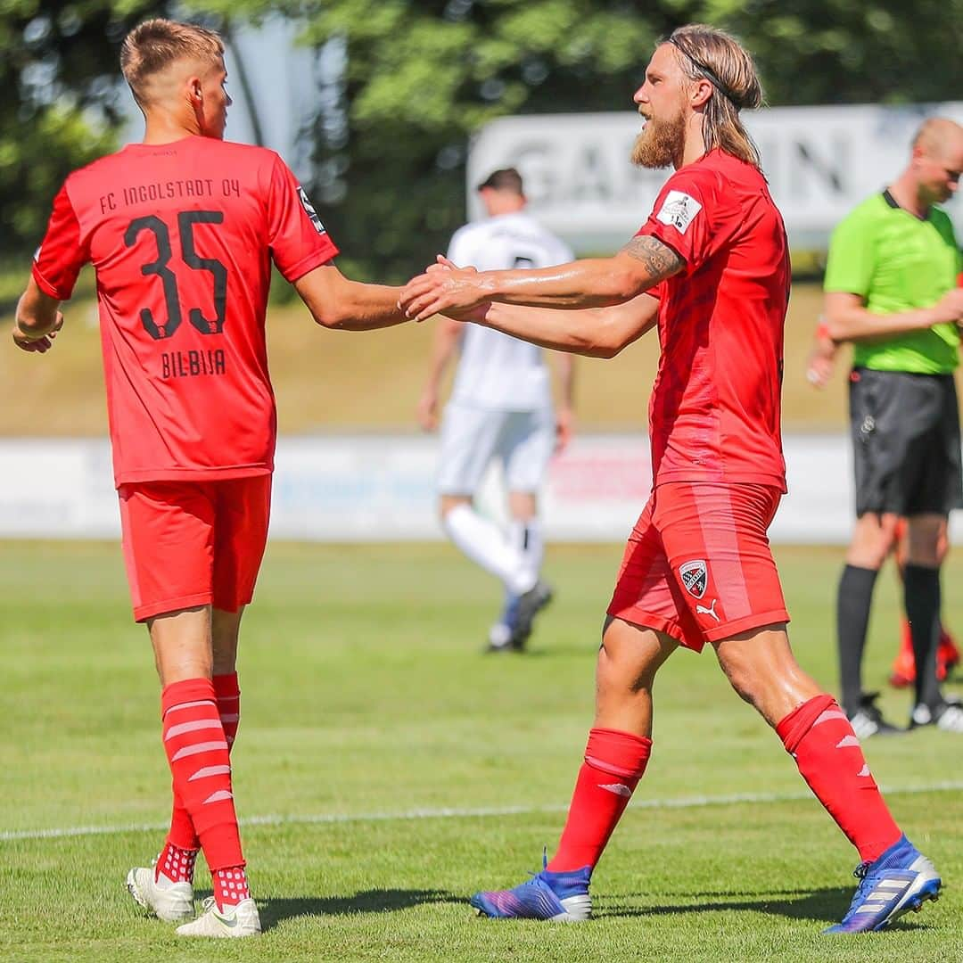 FCインゴルシュタット04さんのインスタグラム写真 - (FCインゴルシュタット04Instagram)「Abgeklärt & souverän 😉😎 Unsere #Schanzer siegen auf dem Weg ins Trainingslager nach Südtirol beim @vfrgarching mit 3:0 👏 Tore: @bjorn_i_paulsen, @maxwlrm & Stefan #Kutschke 🖤❤️ . . #FCI #FCIngolstadt04 #Test #Testspiel #Sieg #fussball #football #soccer #Team #Squad #immerweiter #Paulsen #Wolfram #Vorbereitung #goals」7月4日 23時51分 - dieschanzer