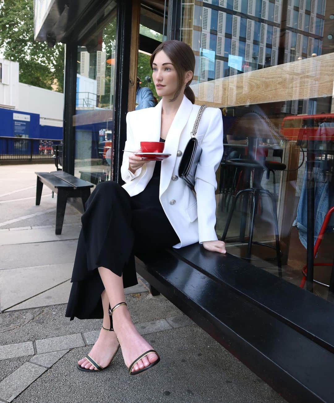 YOOX.COMさんのインスタグラム写真 - (YOOX.COMInstagram)「Rocking my very best I-mean-business outfit, complete with 80s shoulders and attitude to match in London town today. Tap to shop xx D 💗」7月5日 0時06分 - yoox
