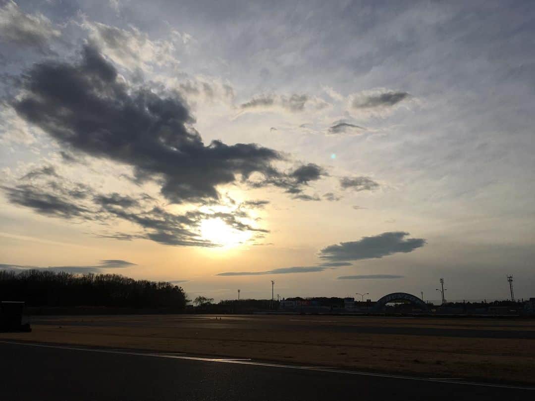 福山理子さんのインスタグラム写真 - (福山理子Instagram)「今年2月のレン耐！は雪の中。寒いのにプロデューサー青木拓磨さんが早くから、コース点検してくださっていて感動 #レン耐！ #筑波サーキット #モンキーレン耐！ #韓国のパック #カタツムリパック」7月4日 23時59分 - rikofukuyama
