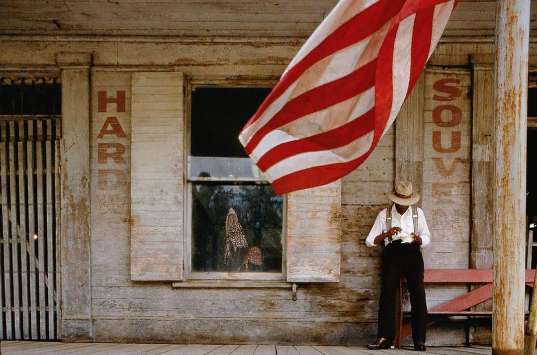 のインスタグラム：「Photo by @randyolson | Early in 1875, this general store in Lorman, Mississippi was a popular shop for the community to buy their groceries and household necessities. This image is available as a limited edition fine art print at any of the National Geographic Fine Art Galleries. Visit @natgeofineart to learn more. #GeneralStore #Mississippi #FineArt」