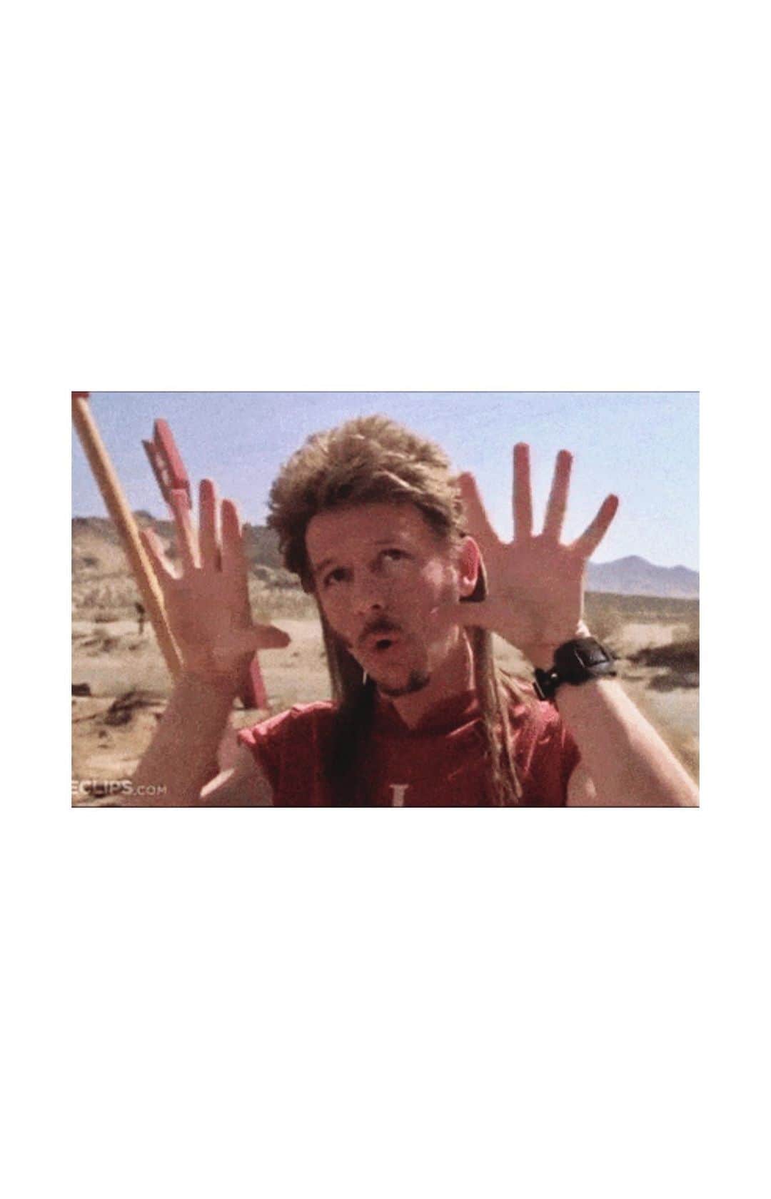 デヴィッド・スペードのインスタグラム：「Happy 4 th everyone. Heres joe dirt grilling kicking wing about fireworks. I wish i could buy all of these right now. 🚀🚀🚀💥💥💥」