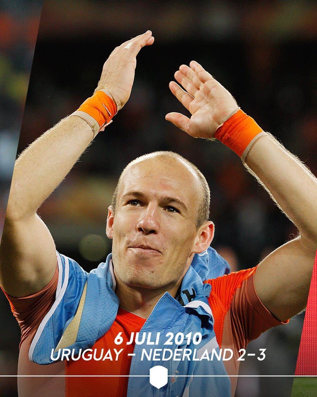サッカー オランダ代表チームさんのインスタグラム写真 - (サッカー オランダ代表チームInstagram)「Gefeliciteerd met je fantastische carrière, Arjen! 🦁 #ArjenBedankt」7月5日 0時11分 - onsoranje