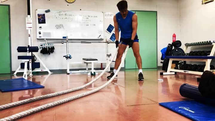 伊佐耕平のインスタグラム：「だから俺たちは間違いなく クソッタレが原動力 今に見てろが背中押すから また虎視眈々縛るシューズ 誇り高きユニフォーム 転けてもまた立ち上がる しつこいから悪しからず 折れない心それこそがルール  ええタイミングで心折れてます! 冗談どんぶり♪♪ #強 #クソッタレが原動力 #8月10日はドームで聴ける」