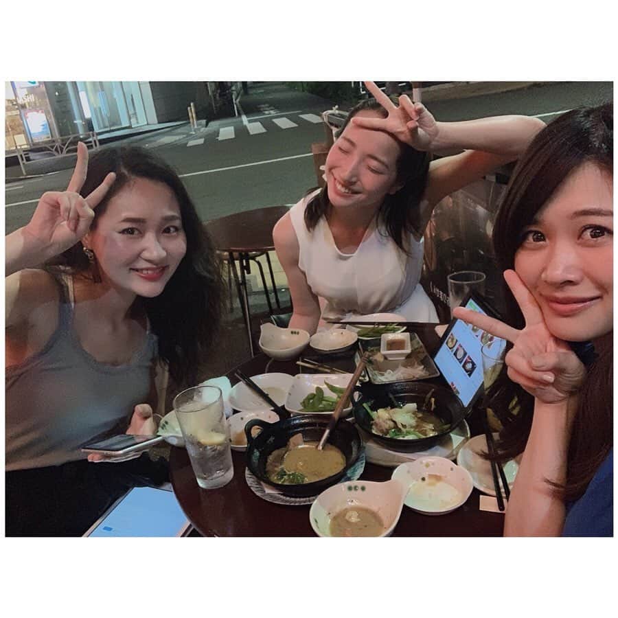 有明ゆなさんのインスタグラム写真 - (有明ゆなInstagram)「#モグラ女子を探そう  お姉さんチームで集まったよ(〃ω〃) れもんがいまサバイバルに出演してるから みんなでれもんの応援をしたくて マシェバラ配信を３人でしたの(･ω<)☆ やっぱり面白い♡ 基本れもん、ゆなちが話してたな！ あやこちゃんすまぬっ！笑笑 . . . . #女子会 #マシェバラ #キスカ #杉浦檸檬 #井上彩子 #友だち #仲良し #飲み #白レバー #グラドル #女優 #役者 #タレント」7月4日 15時32分 - ariake_yuna