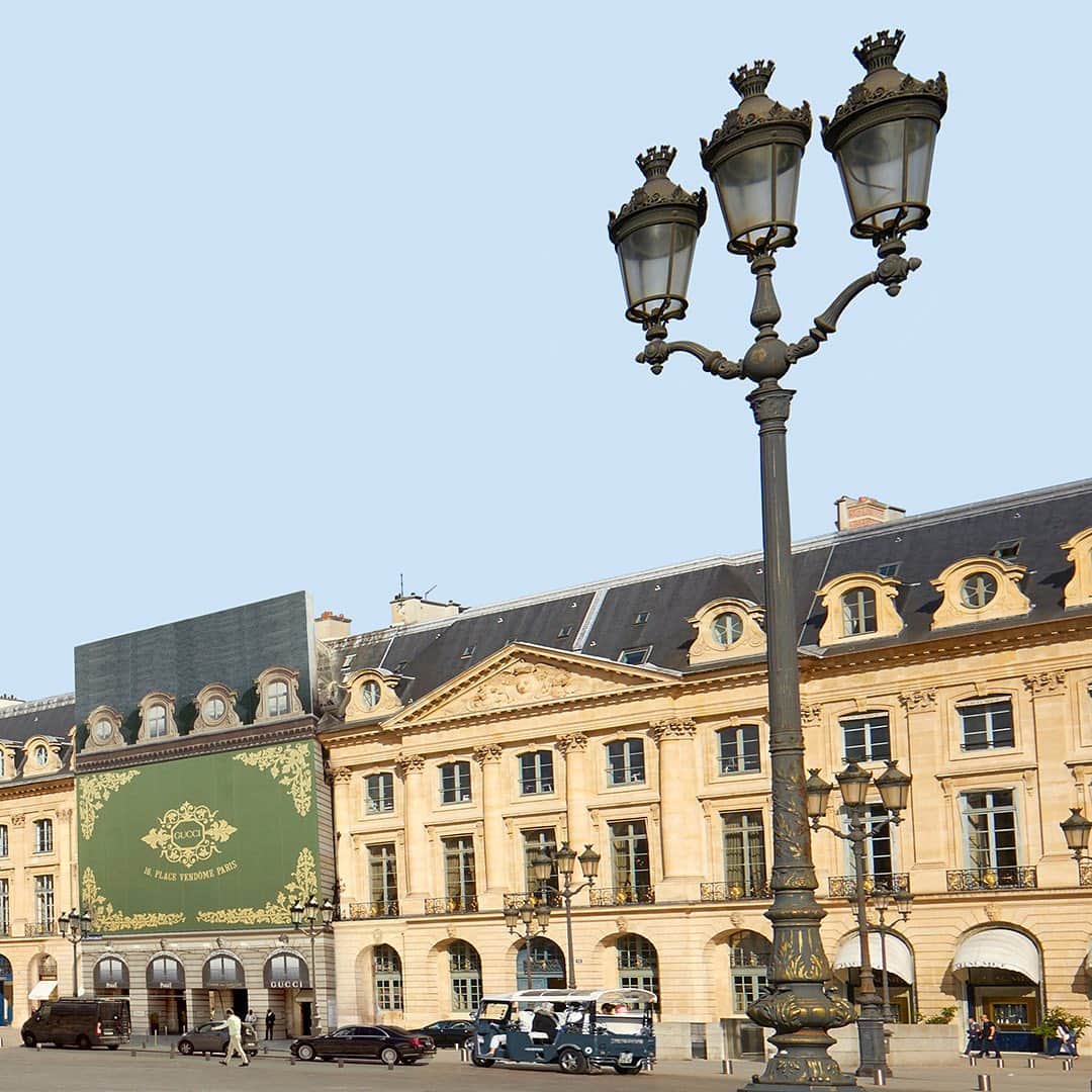 グッチさんのインスタグラム写真 - (グッチInstagram)「1/3 •  Place Vendôme, the Parisian epicenter of high jewelry, welcomes a new #Gucci boutique dedicated to fine and high jewelry designed by @alessandro_michele. #GucciVendôme  #AlessandroMichele #GucciHighJewelry」7月4日 15時42分 - gucci