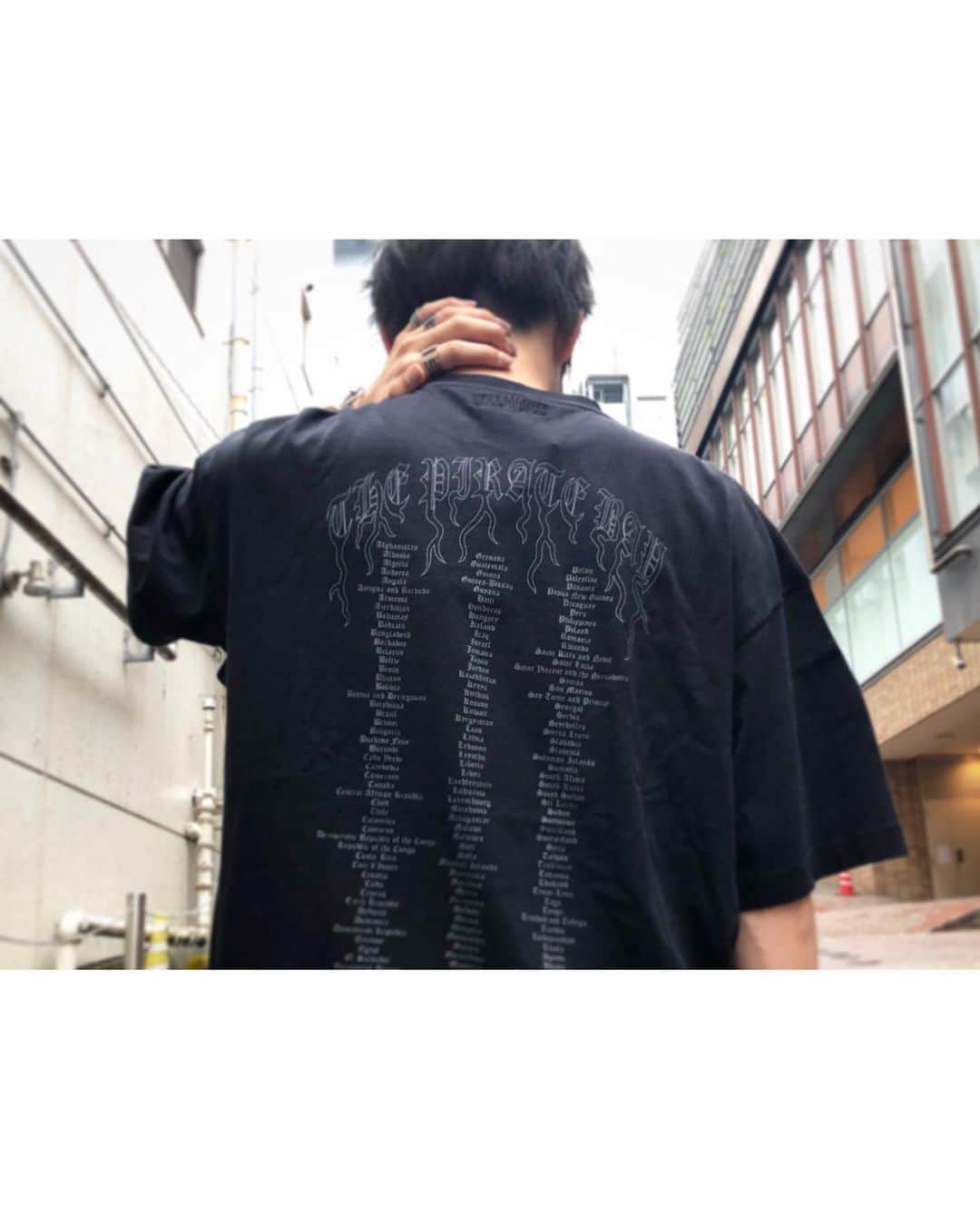 RINKAN渋谷店さんのインスタグラム写真 - (RINKAN渋谷店Instagram)「【New Arrival】 《VETMENTS》  pirate  t-shirt  vetementsの19awの新作アイテムになります！ コットンジャージの半袖 T シャツでカラーはブラックになります。クルーネックの襟はリブ編みで前面にはグレーとブルーのロゴグラフィックとテキストのプリントがあり背面に同系色のロゴ刺繍とグレーのテキストがプリントされています。 是非店頭にてご覧くださいませ！. . . . #rinkan #shibuya #supreme #supremenorthface #offwhitenike #yeezyboost #yeezyboost350V2 #rafsimons #calvinklein #alyx #kapital #gosharubchinskiy #acoldwall #louisvuitton #vetements #balenciaga #vlone #offwhite #readymade #yeezy #yeezyseason #fearofgod #fog #doublet #needles #undercover #ambush  VETMENTS pirate t-shirt size:S  ask to DM📩 ㅤㅤㅤㅤㅤㅤㅤㅤㅤㅤ RINKAN 渋谷 03-5458-3050」7月4日 15時43分 - rinkan_shibuya