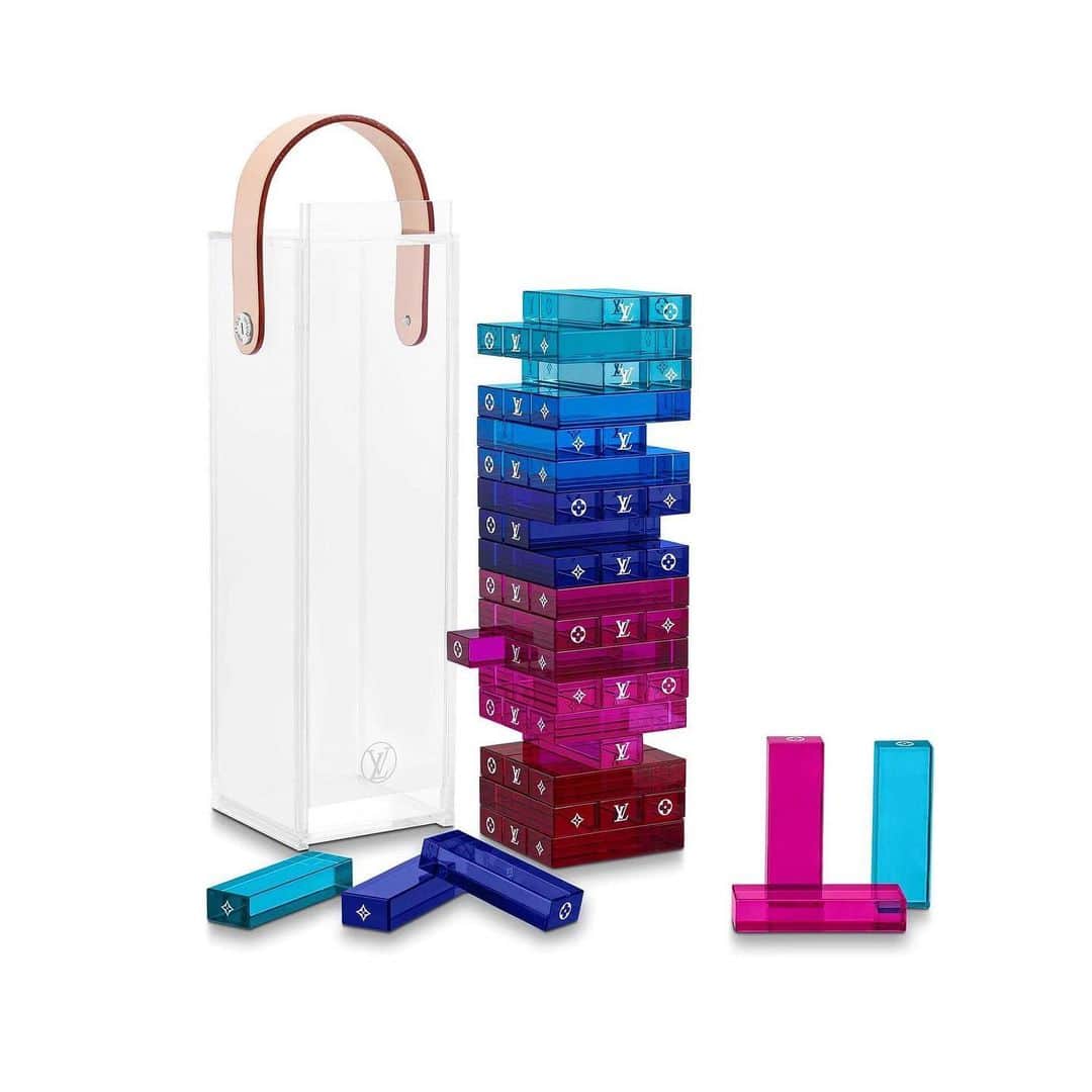 HYPEBEASTさんのインスタグラム写真 - (HYPEBEASTInstagram)「#hypelife: @louisvuitton’s new Monogram Tower is a colorful take on the classic Jenga set. The luxurious version of the game features 54 stacking pieces that transition from turquoise to fuchsia, and comes housed in a portable LV marked plexiglass display box complete with a smooth leather handle. It’s available now in-stores worldwide for $3,050 USD.  Photo: Louis Vuitton」7月4日 15時46分 - hypebeast